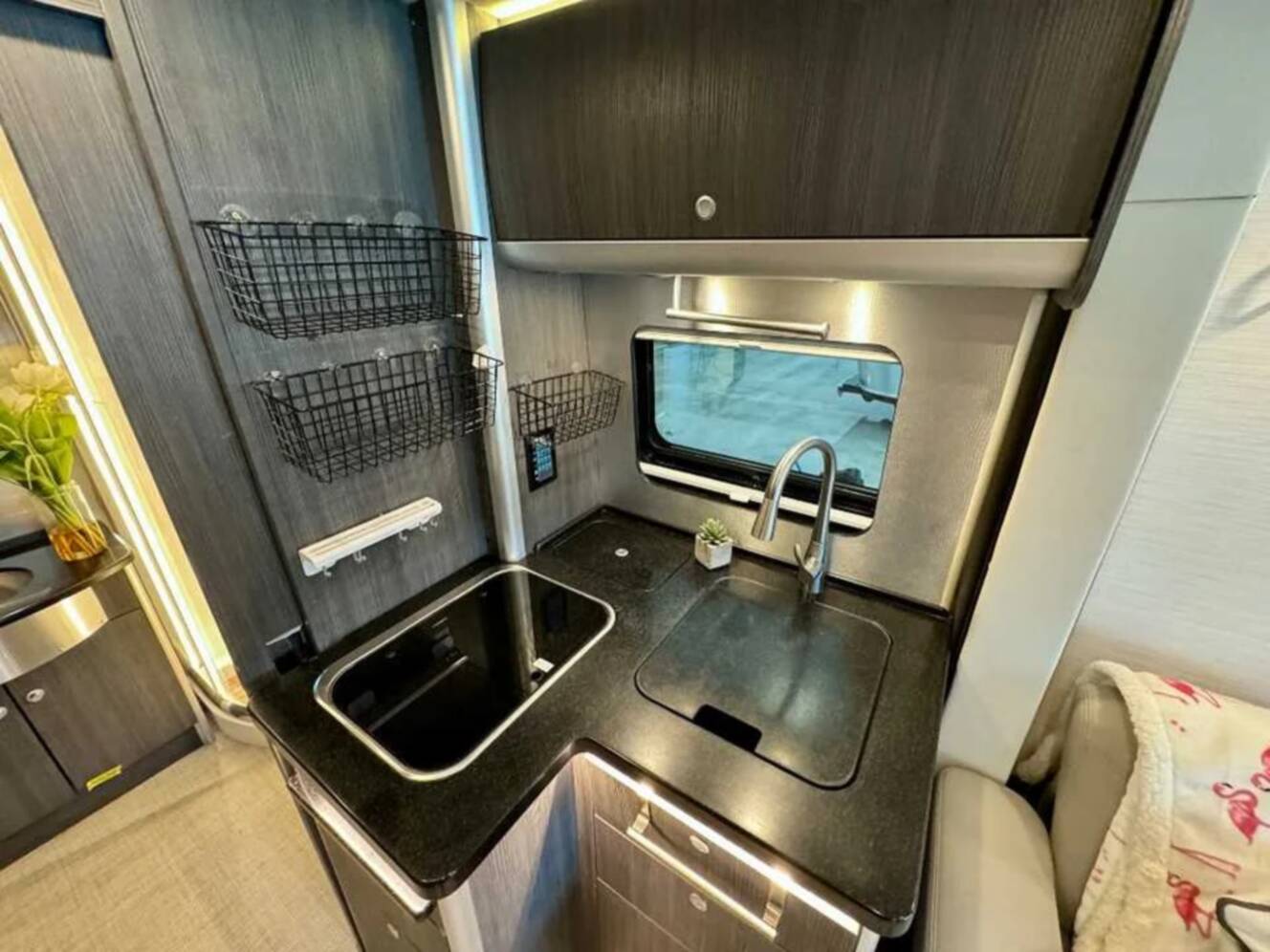 A photo of this 2021 Airstream ATLAS Murphy Suite