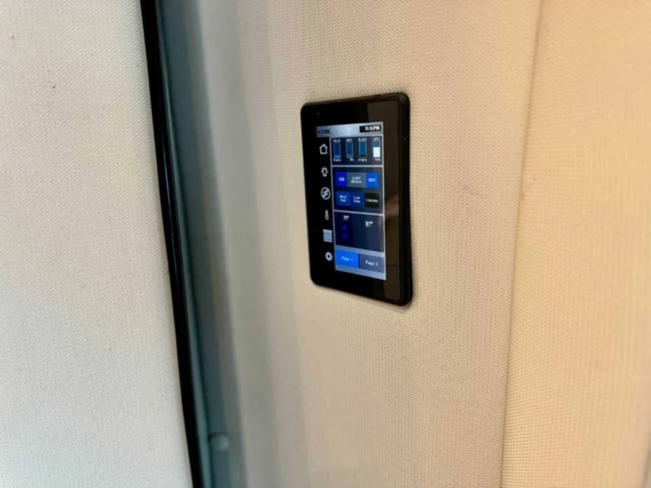 A photo of this 2021 Airstream ATLAS Murphy Suite