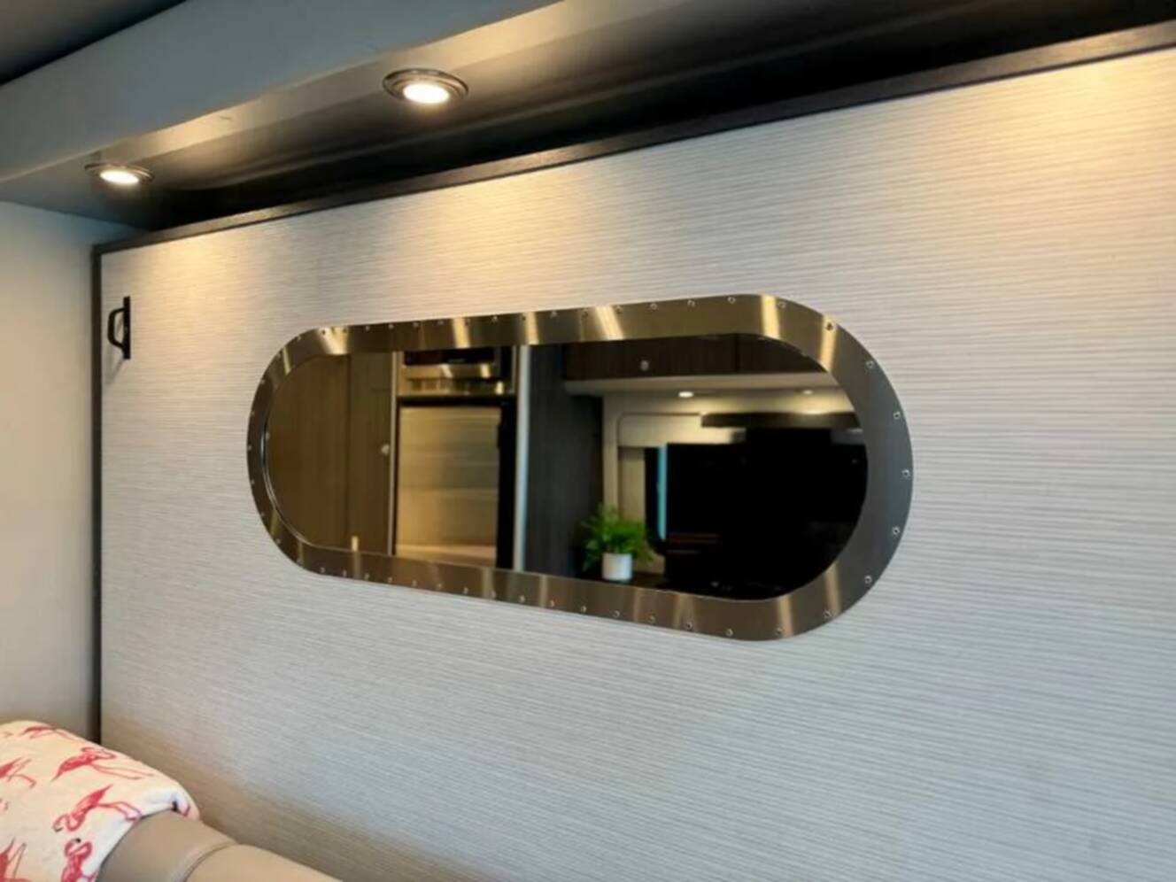 A photo of this 2021 Airstream ATLAS Murphy Suite