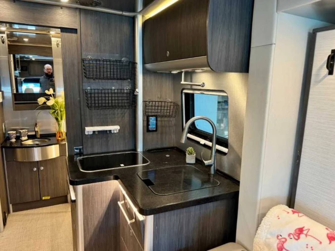 A photo of this 2021 Airstream ATLAS Murphy Suite