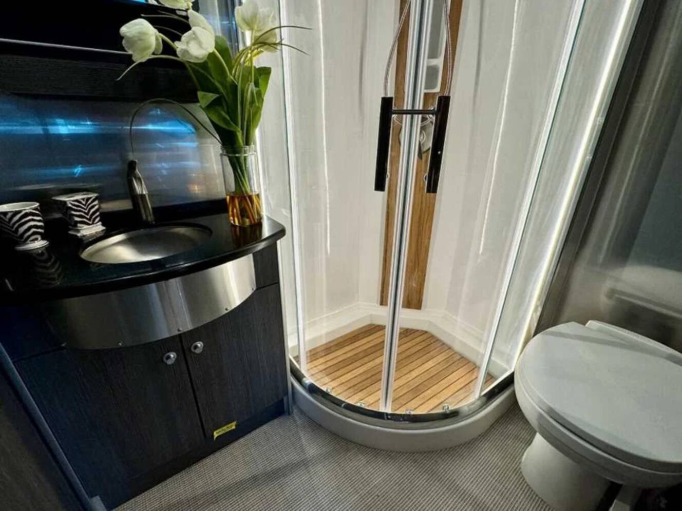 A photo of this 2021 Airstream ATLAS Murphy Suite