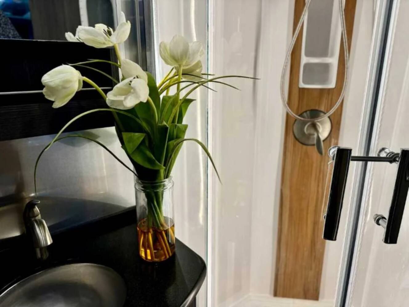 A photo of this 2021 Airstream ATLAS Murphy Suite