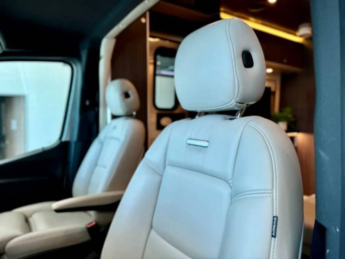 A photo of this 2021 Airstream ATLAS Murphy Suite