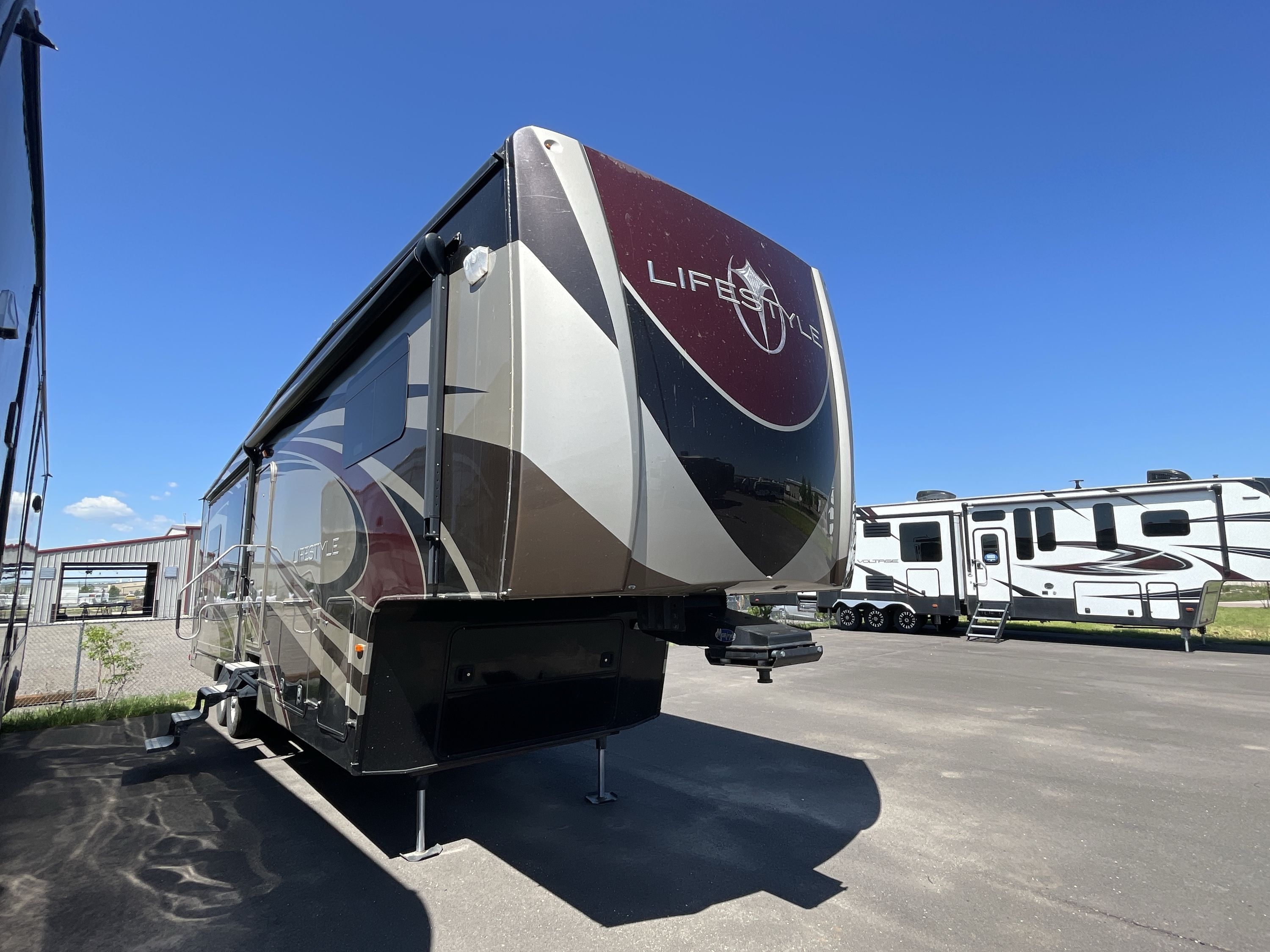 【中古】 Land of the Living クリスティンW トヨタ ランドクルーザー300 3.5 ZX 4WD リア