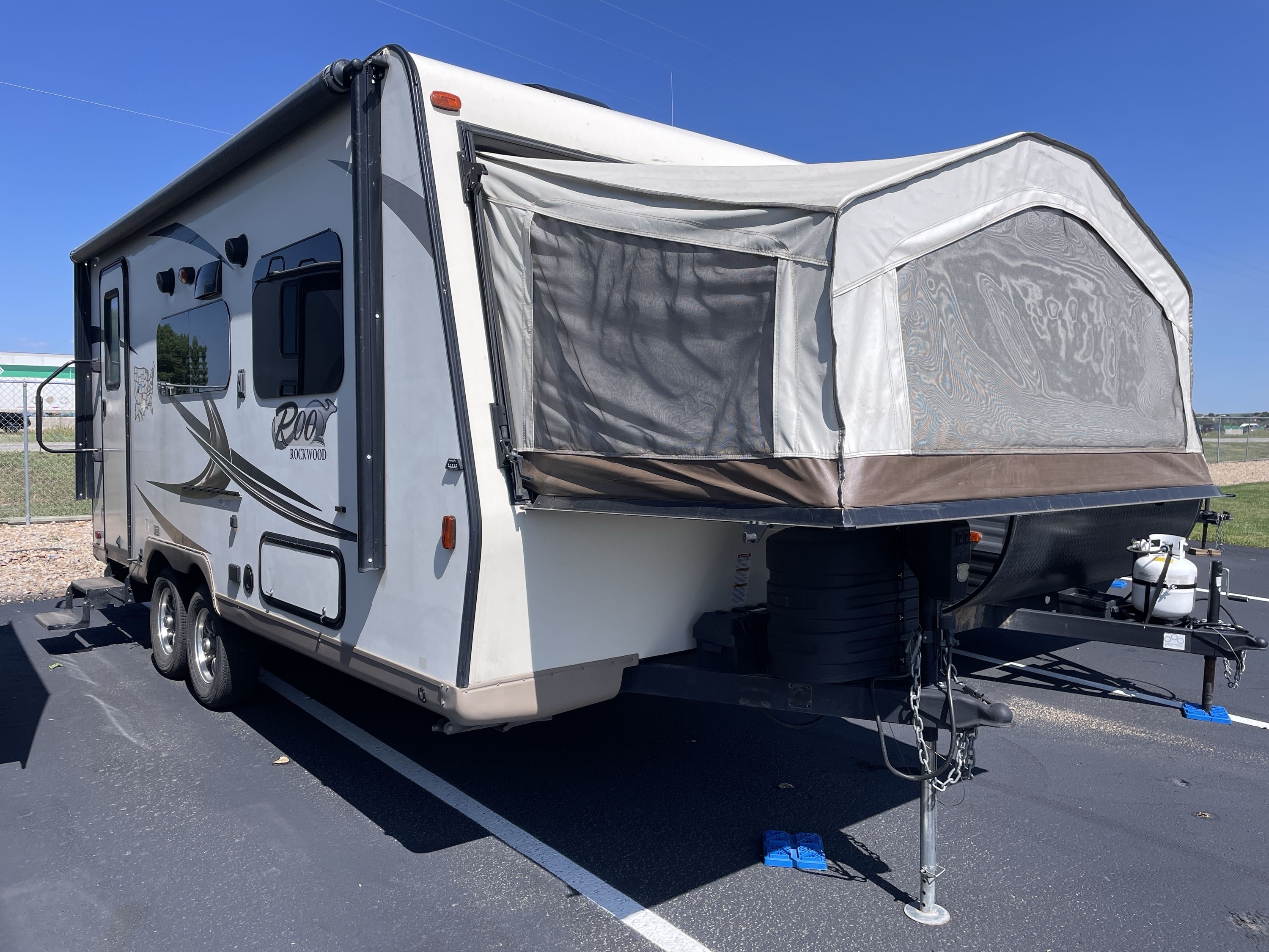 23Y-SB-3-2 RORU 2017 Forest River Rockwood Roo 23IKSS | RV Guide