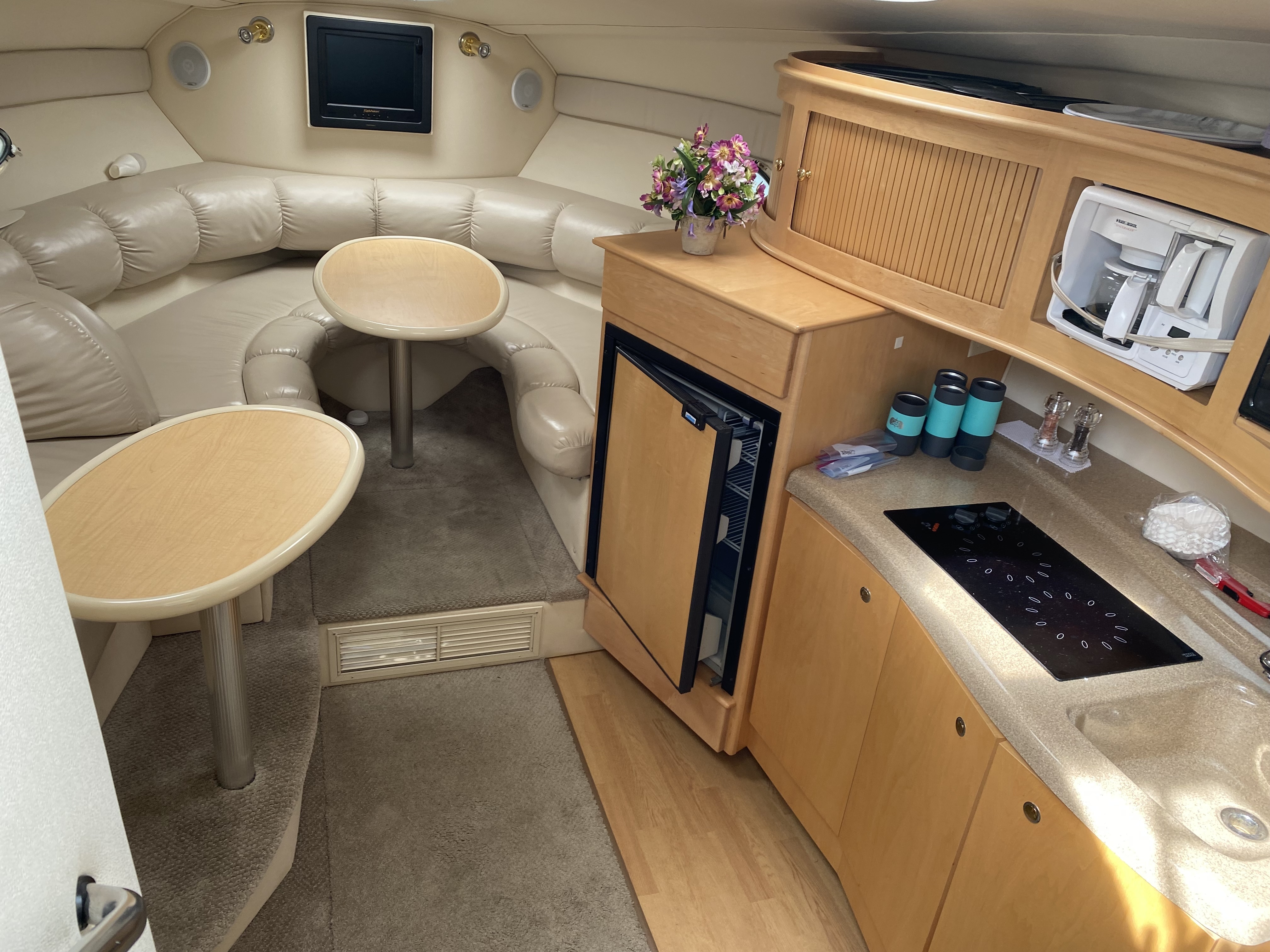 2003 Larson Cabrio 310 Mid Cabin in beverly MA