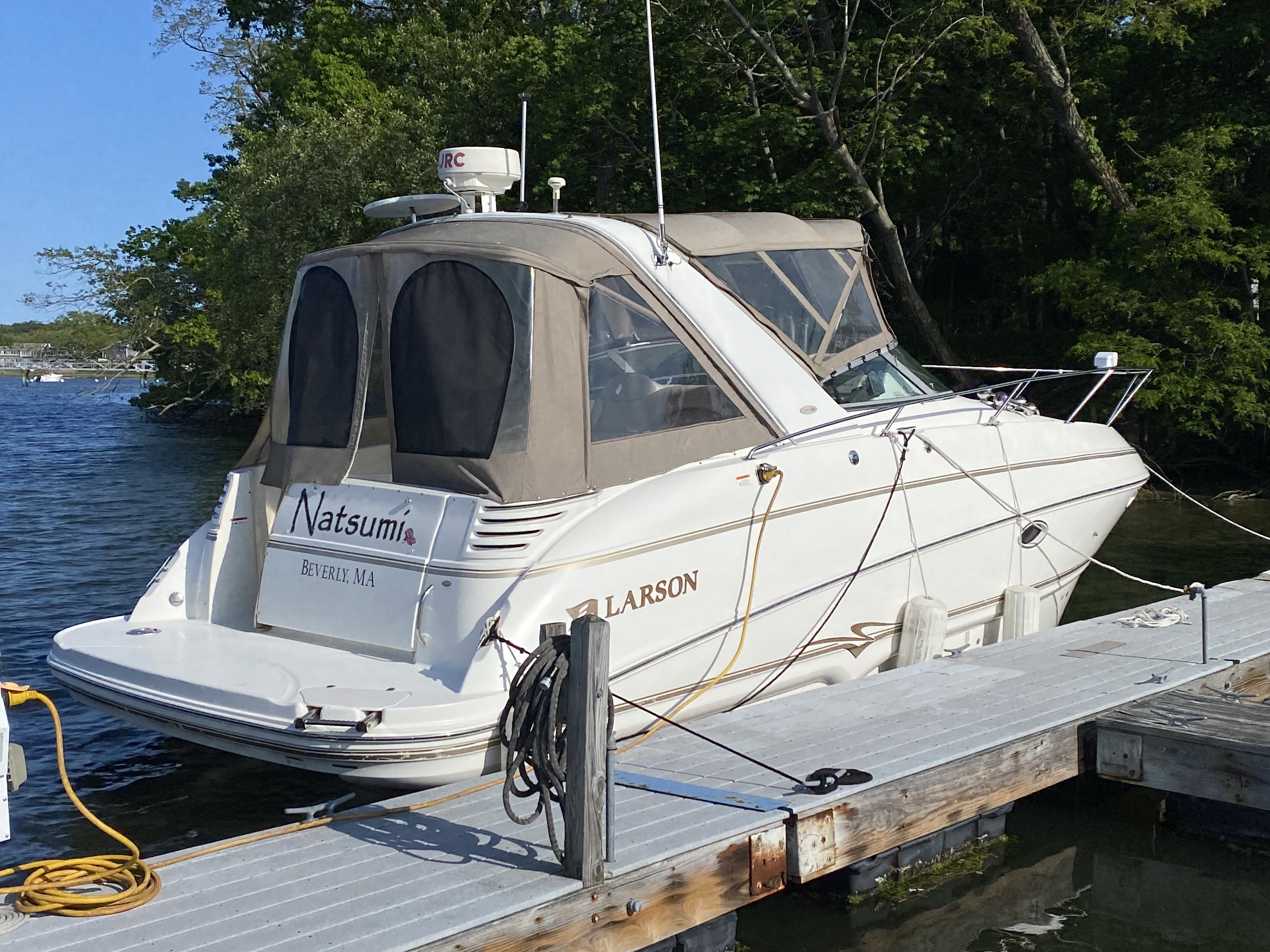 2003 Larson Cabrio 310 Mid Cabin in beverly MA