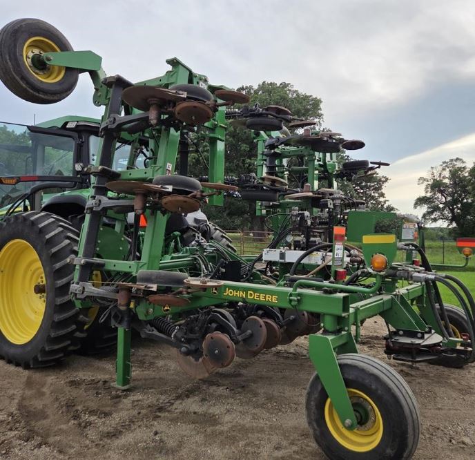 2009 JOHN DEERE 2510H in Litchfield, MN