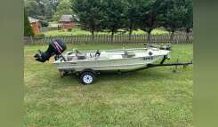 2001 Triton 1650 Side Console Jon Boat boat