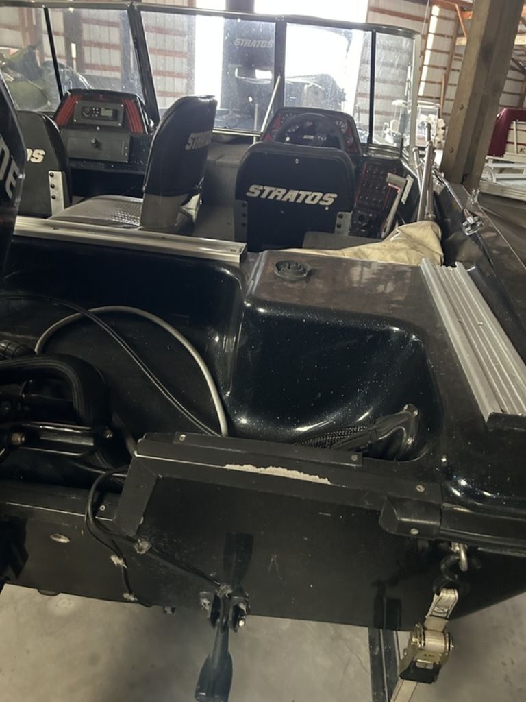 Used 1994 Stratos 219F For Sale in Indian River, MI - 5037193094