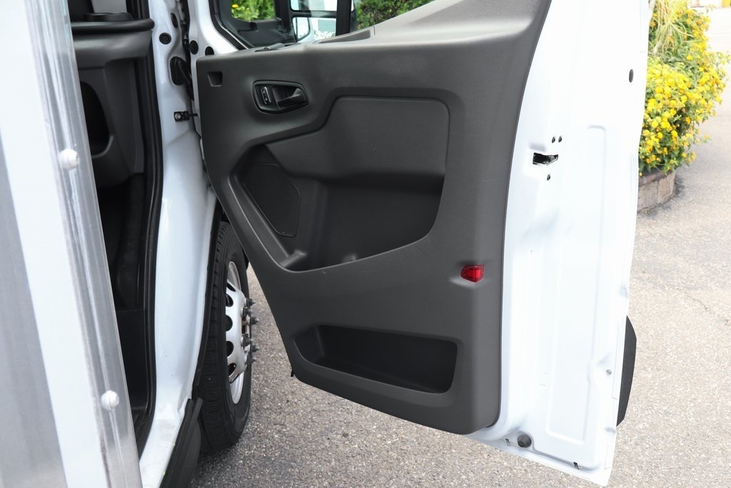 2022 Ford Transit photo 18