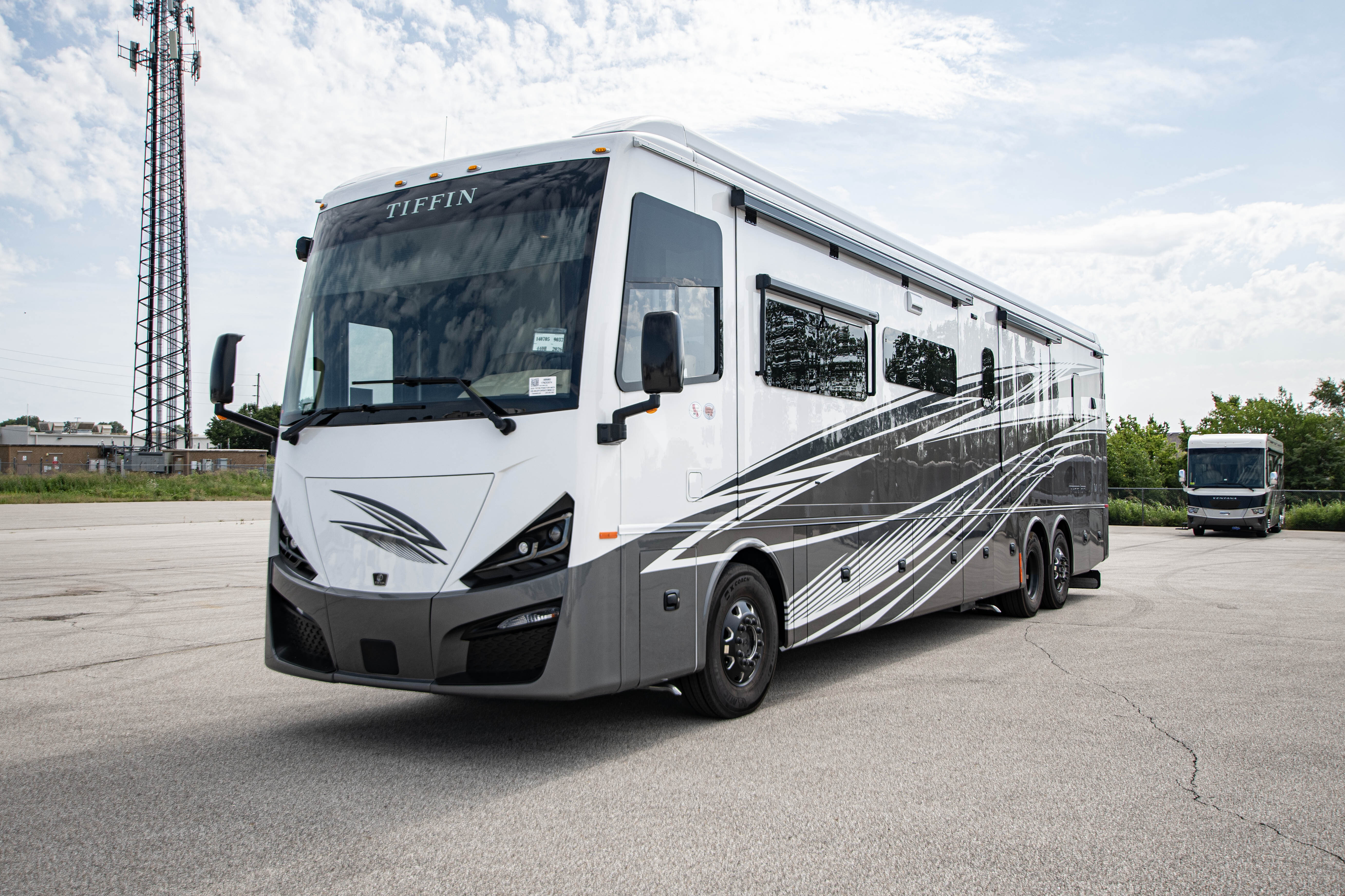 2026 Tiffin Motorhomes PHAETON 44 OH Class A Diesel Motorhome - Diesel Pusher RV