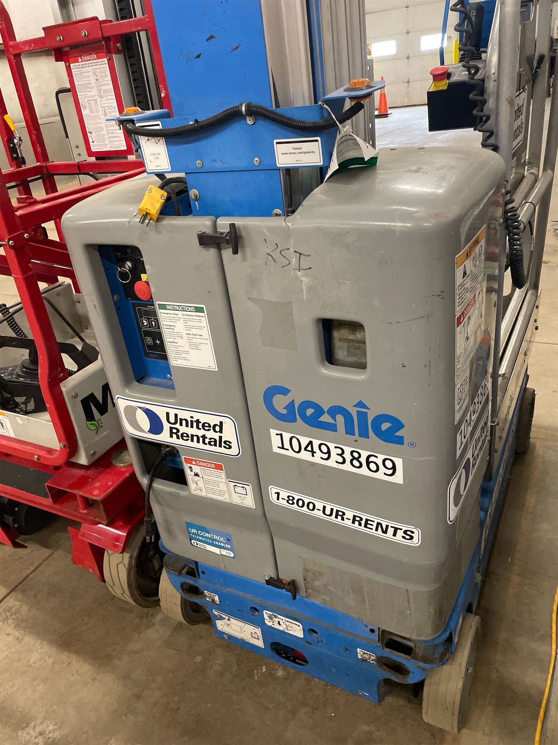 2016 GENIE GR-20 Self-Propelled One-Person Lift in Fort Wayne, IN