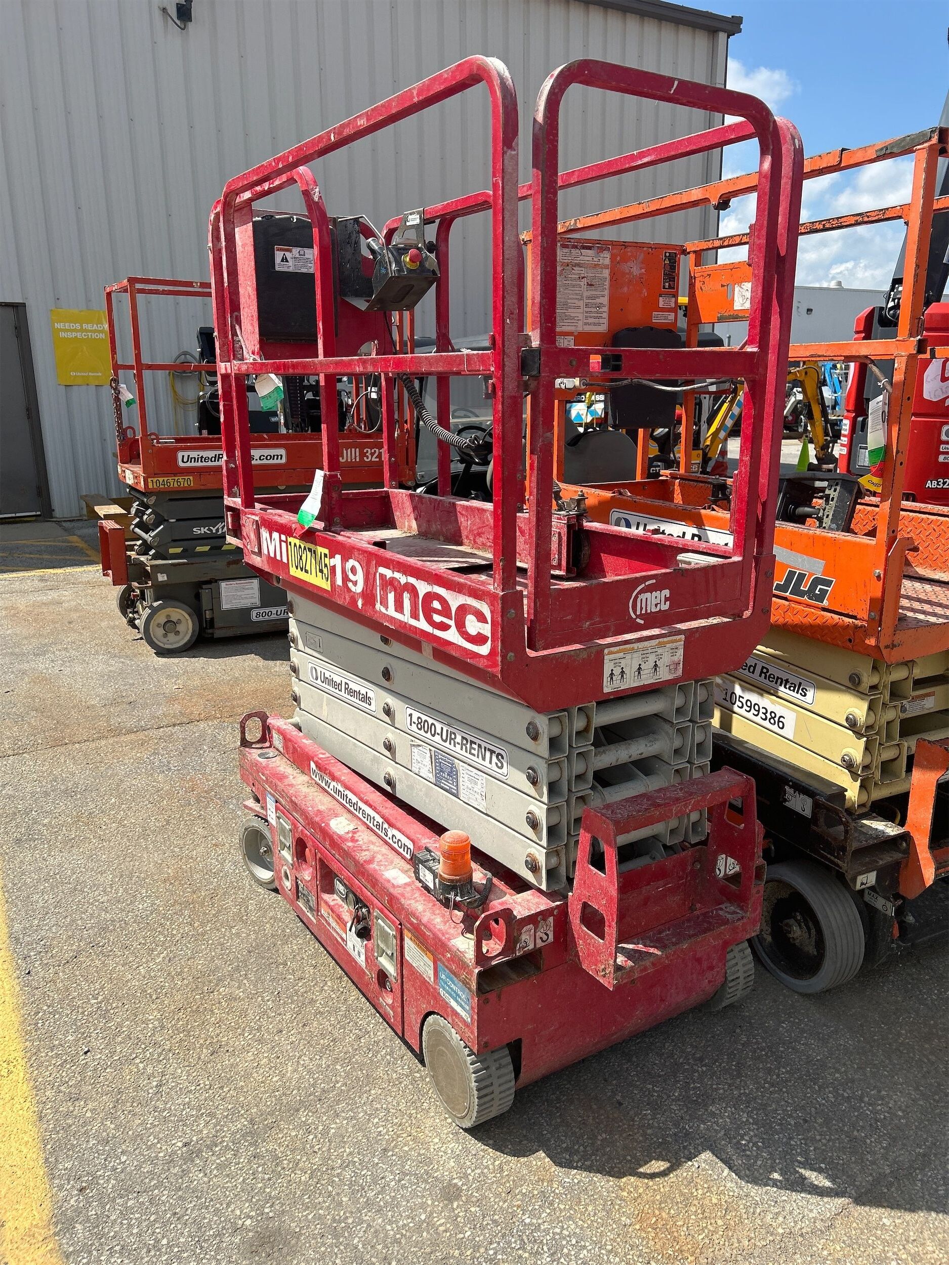 2018 MEC MICRO 19 Scissor Lift in Fort Wayne, IN