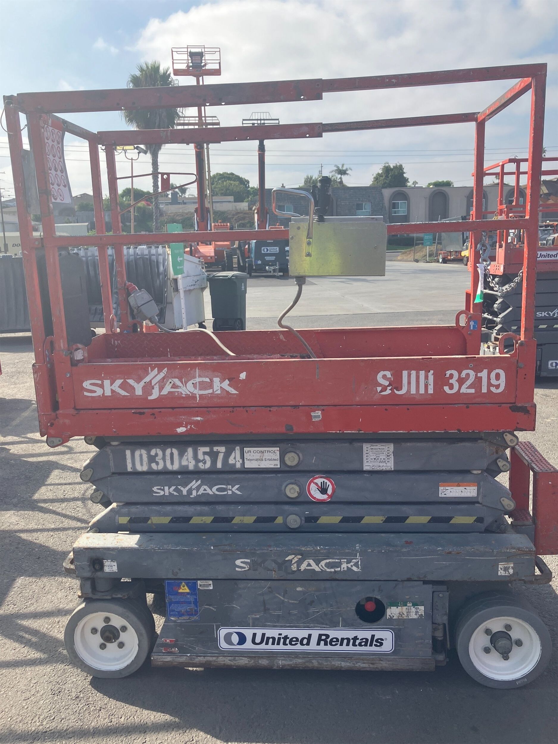 2014 SKYJACK SJIII3219 Scissor Lift in San Diego, CA