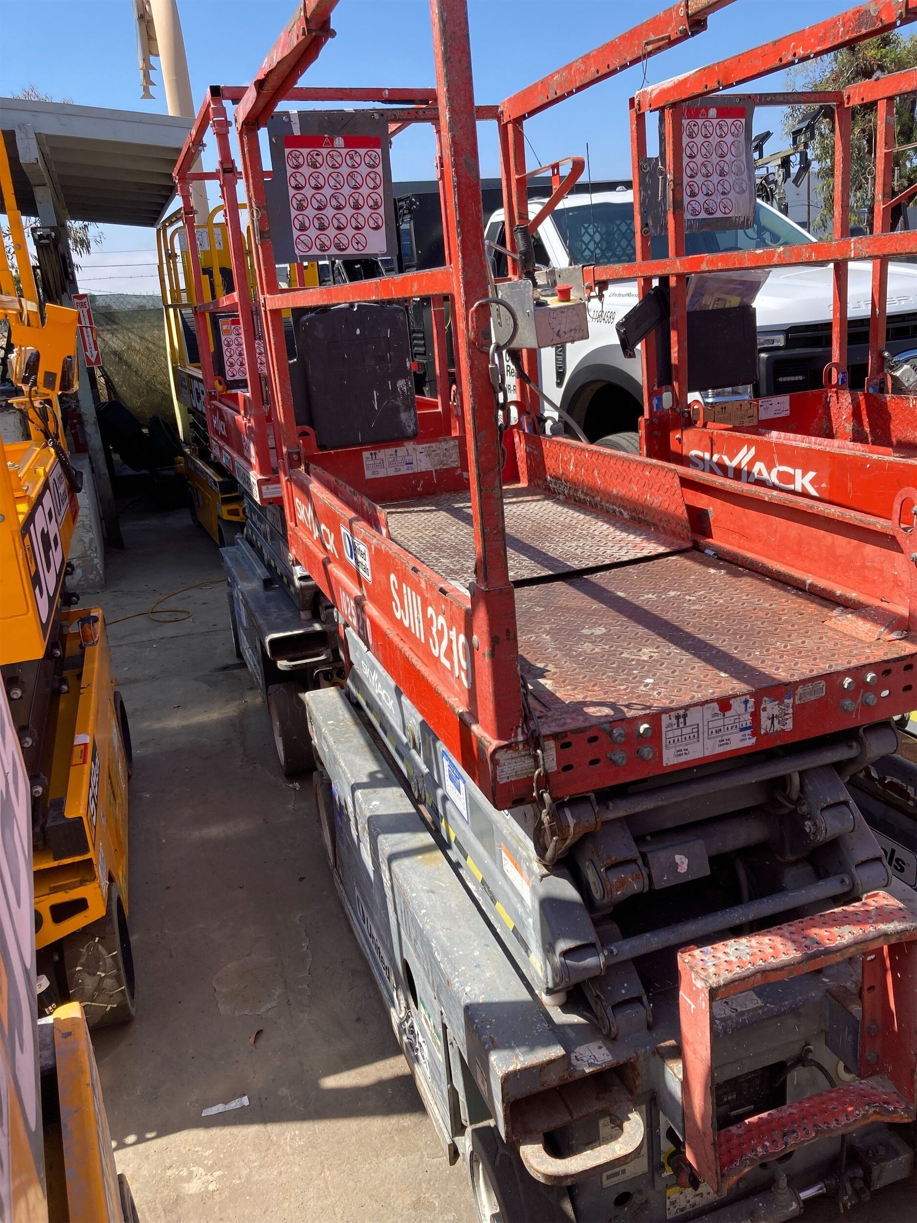 2014 SKYJACK SJIII3219 Scissor Lift in San Diego, CA