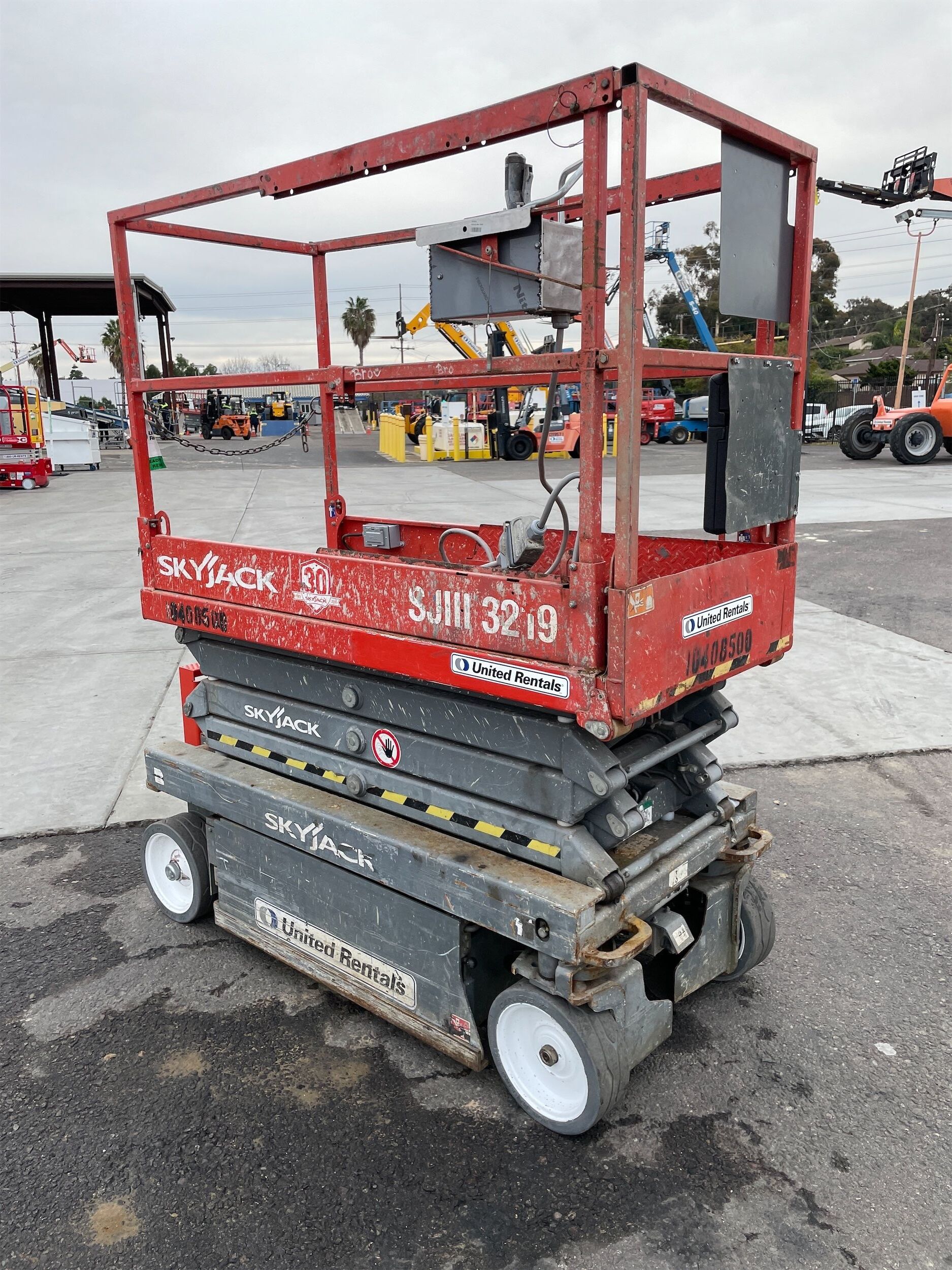 2015 SKYJACK SJIII3219 Scissor Lift in San Diego, CA