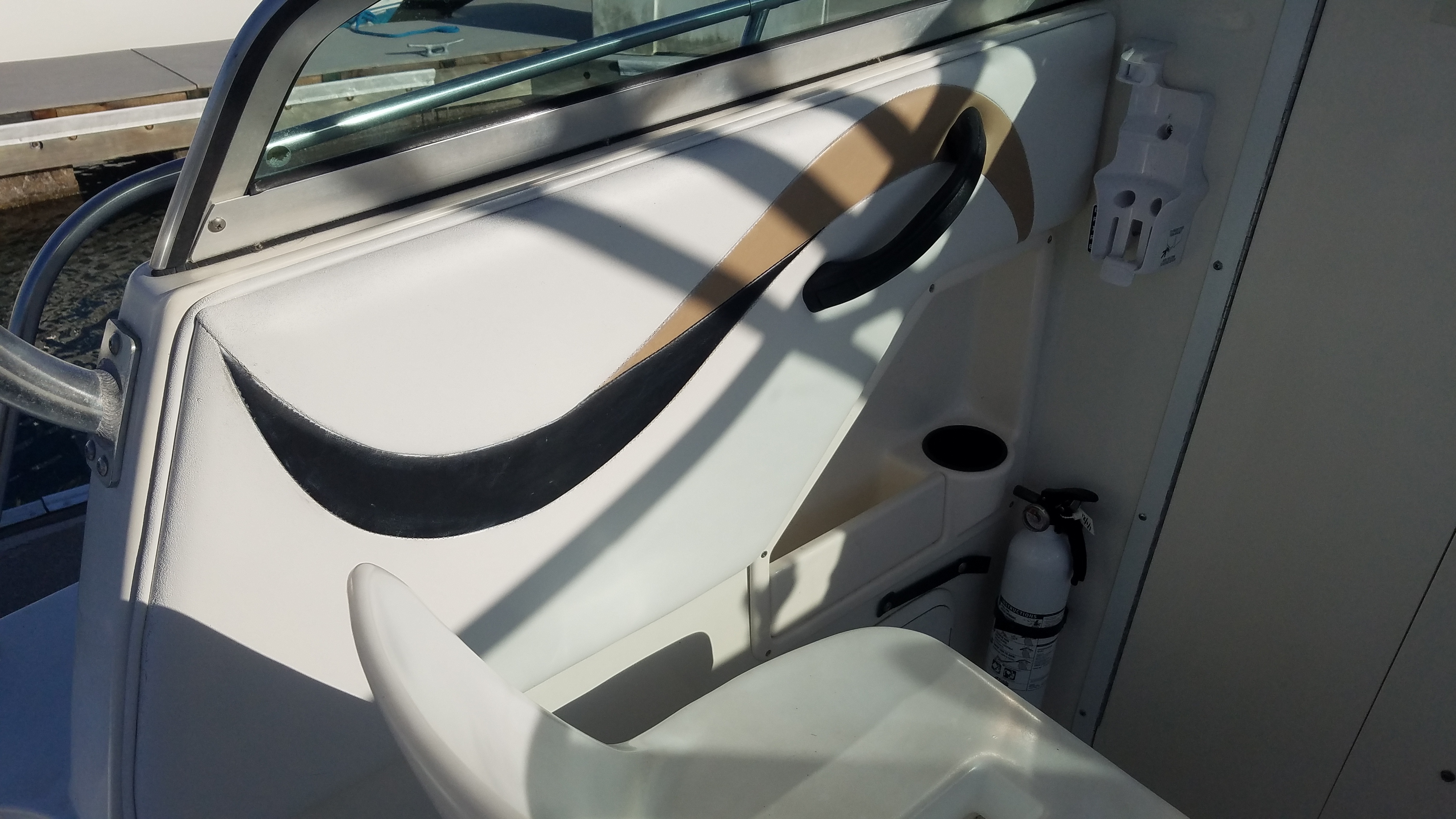 Used 2004 Seaswirl 2101 Walkaround in Leona Valley, CA