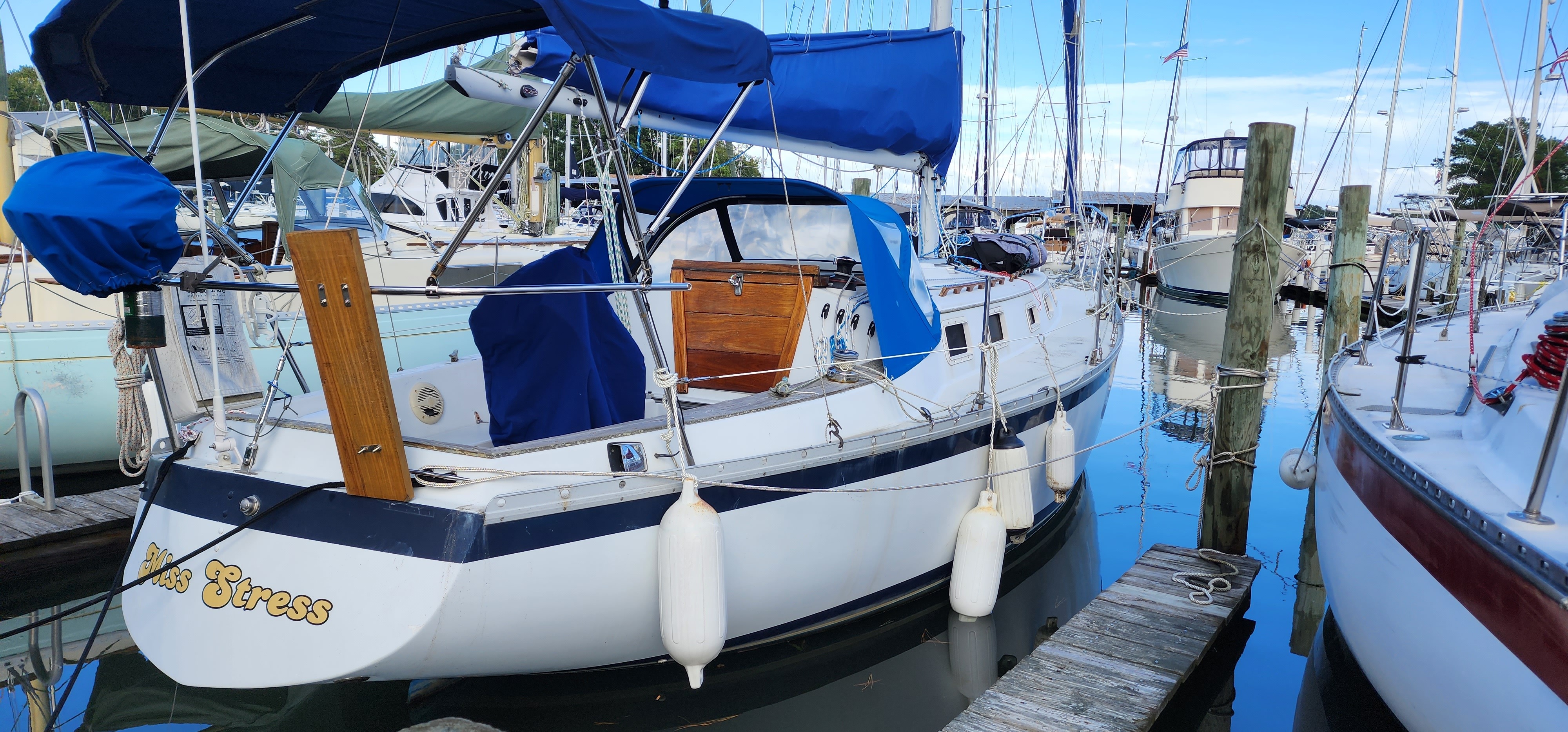 1979 Endeavour 32 Sloop in richmond VA