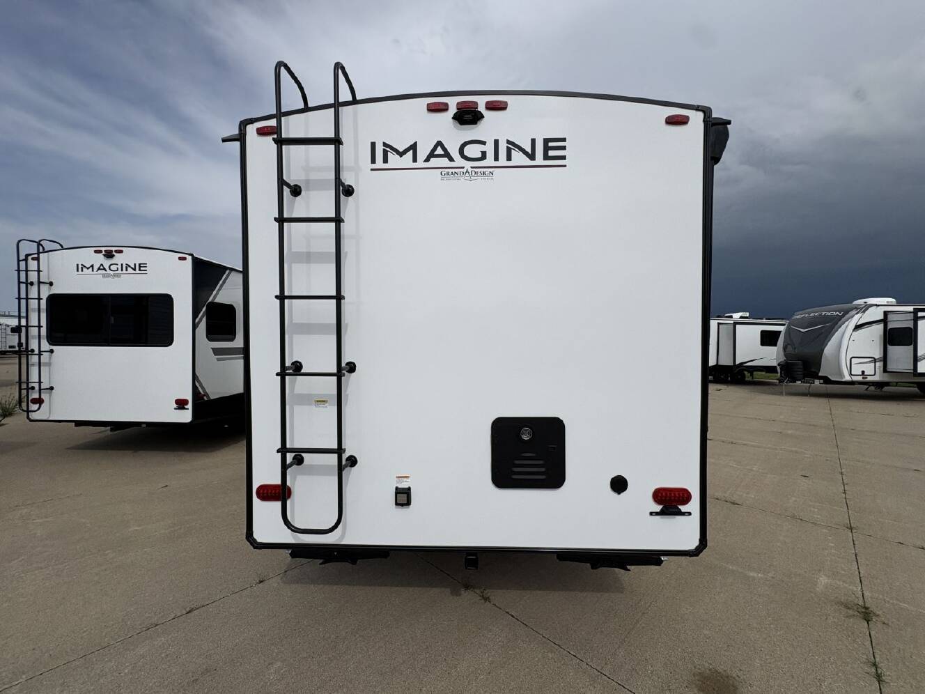 A photo of this 2026 Grand Design Imagine 2470BH