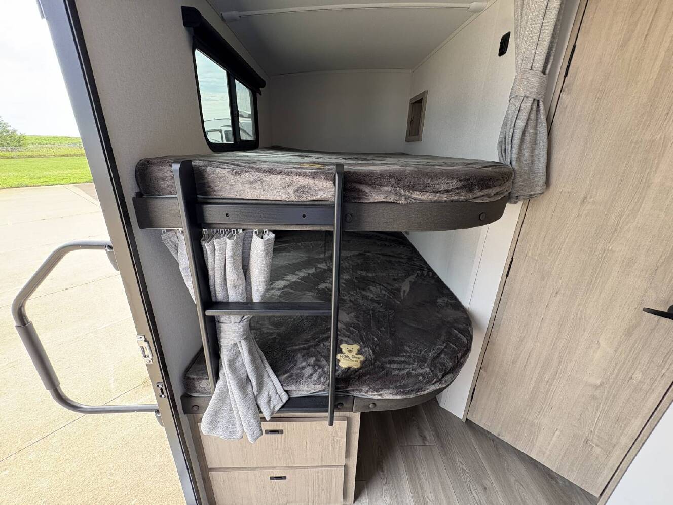 A photo of this 2026 Grand Design Imagine 2470BH
