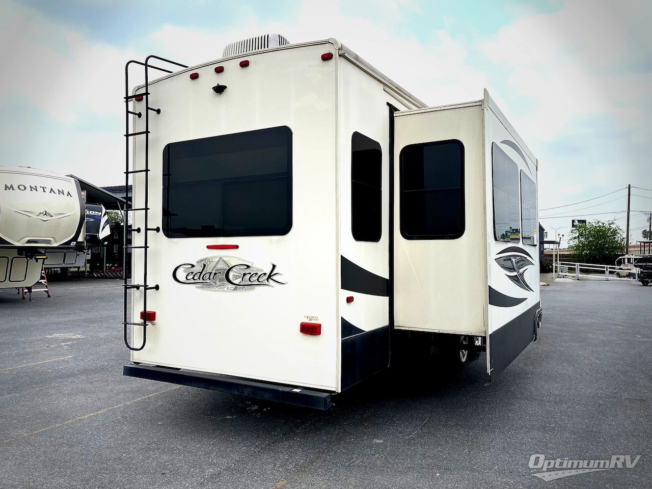 2019 Forest River cedar creek hathaway 38fbd