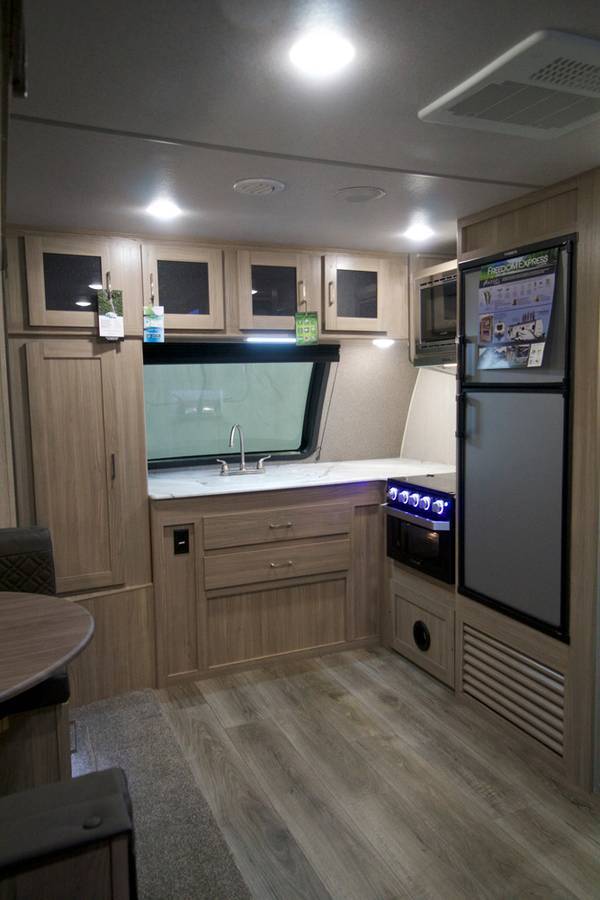 2022 Coachmen FREEDOM EXPRESS 259FKDS in bangor ME