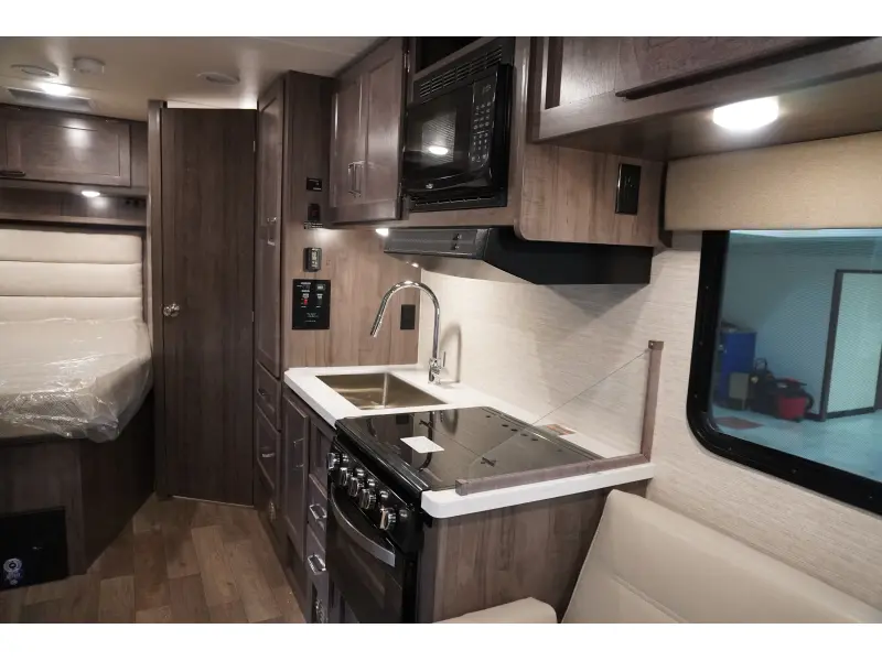 2026 WINNEBAGO MINNIE WINNIE 25B