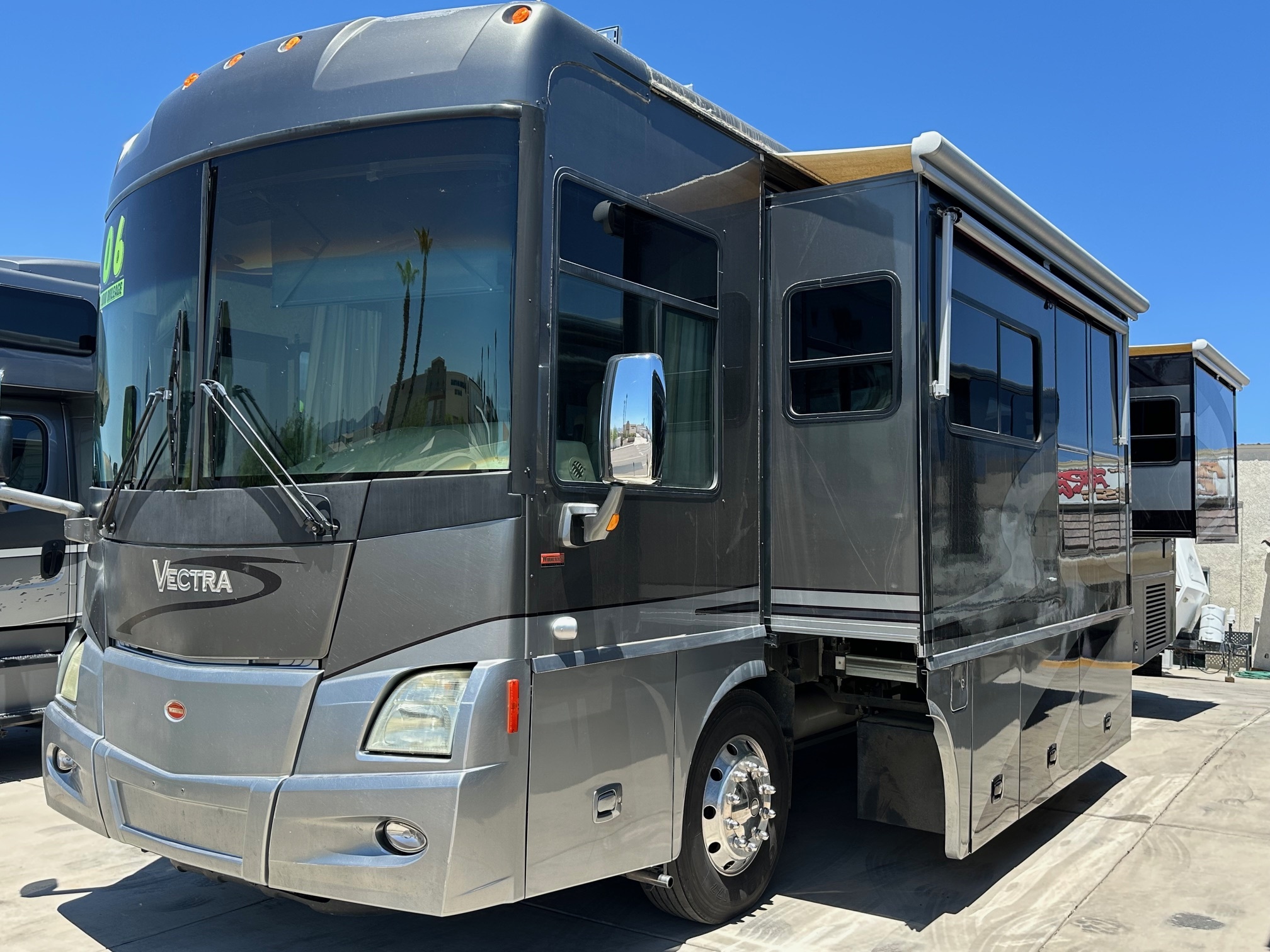 2006 Winnebago VECTRA 40KD Class A Diesel Motorhome - Diesel Pusher RV