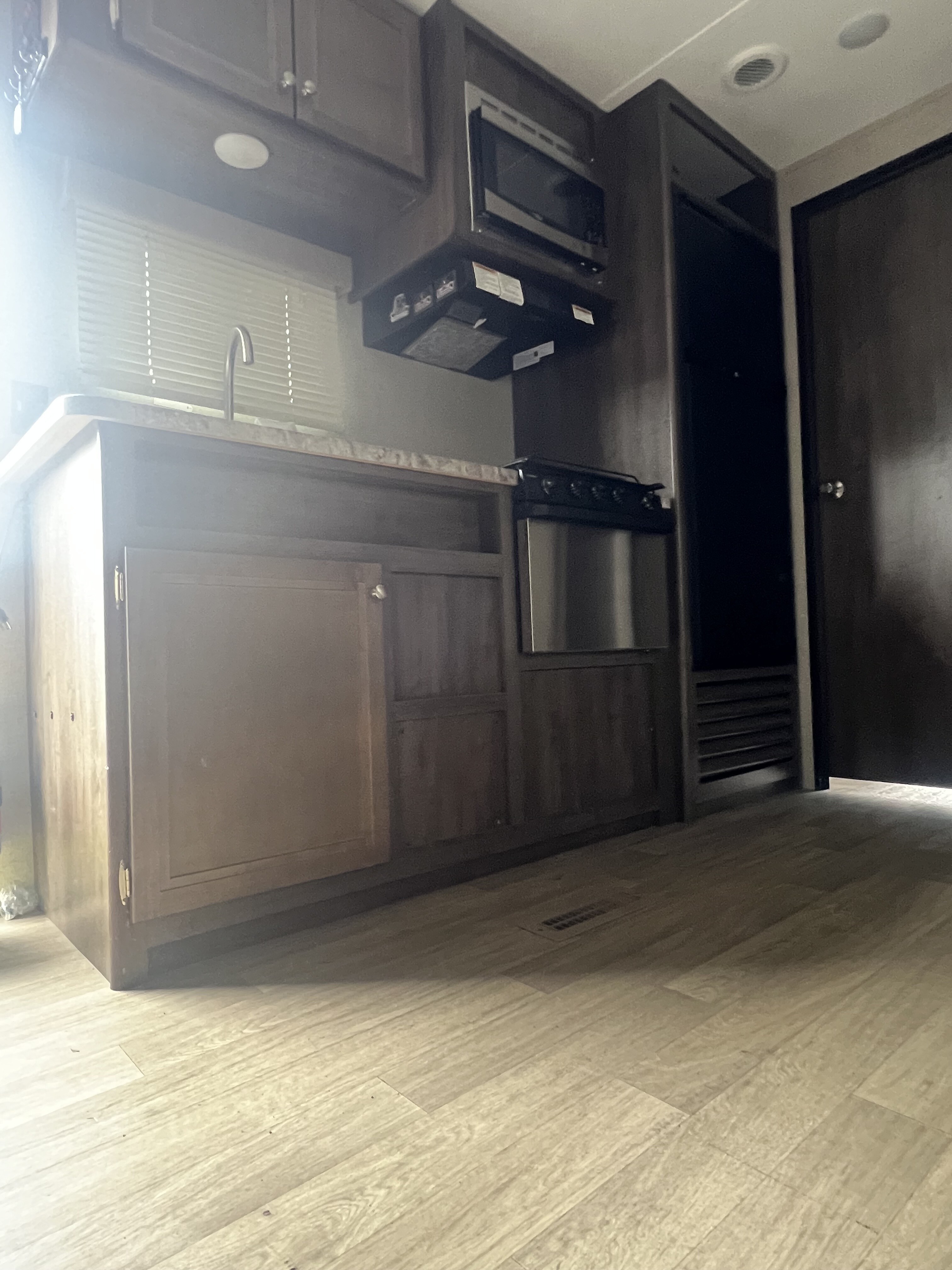 300TQ Coleman Lantern For Sale Near 32754 - Dutchmen RVs