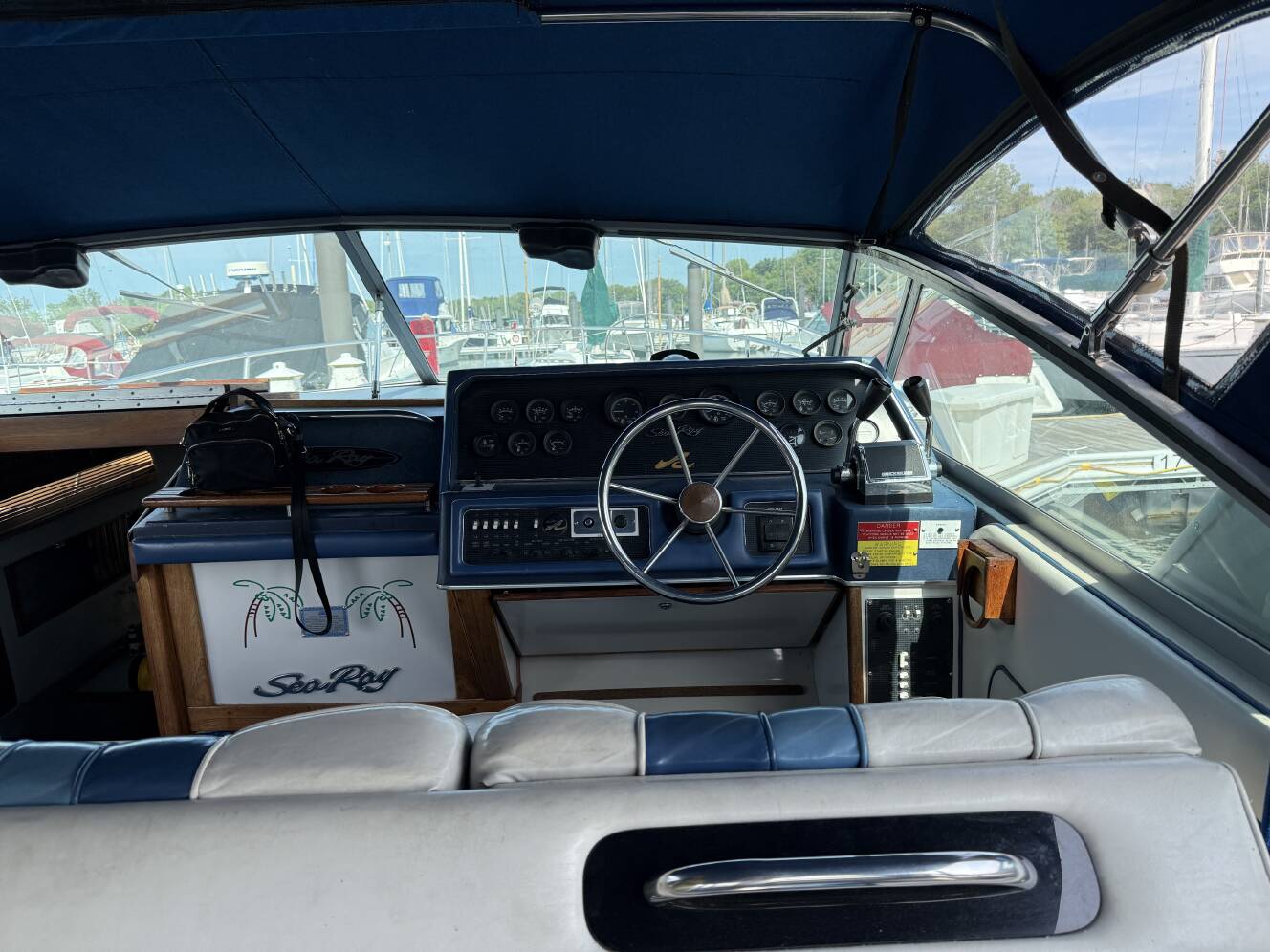 A photo of this 1987 Sea Ray 300 Sundancer