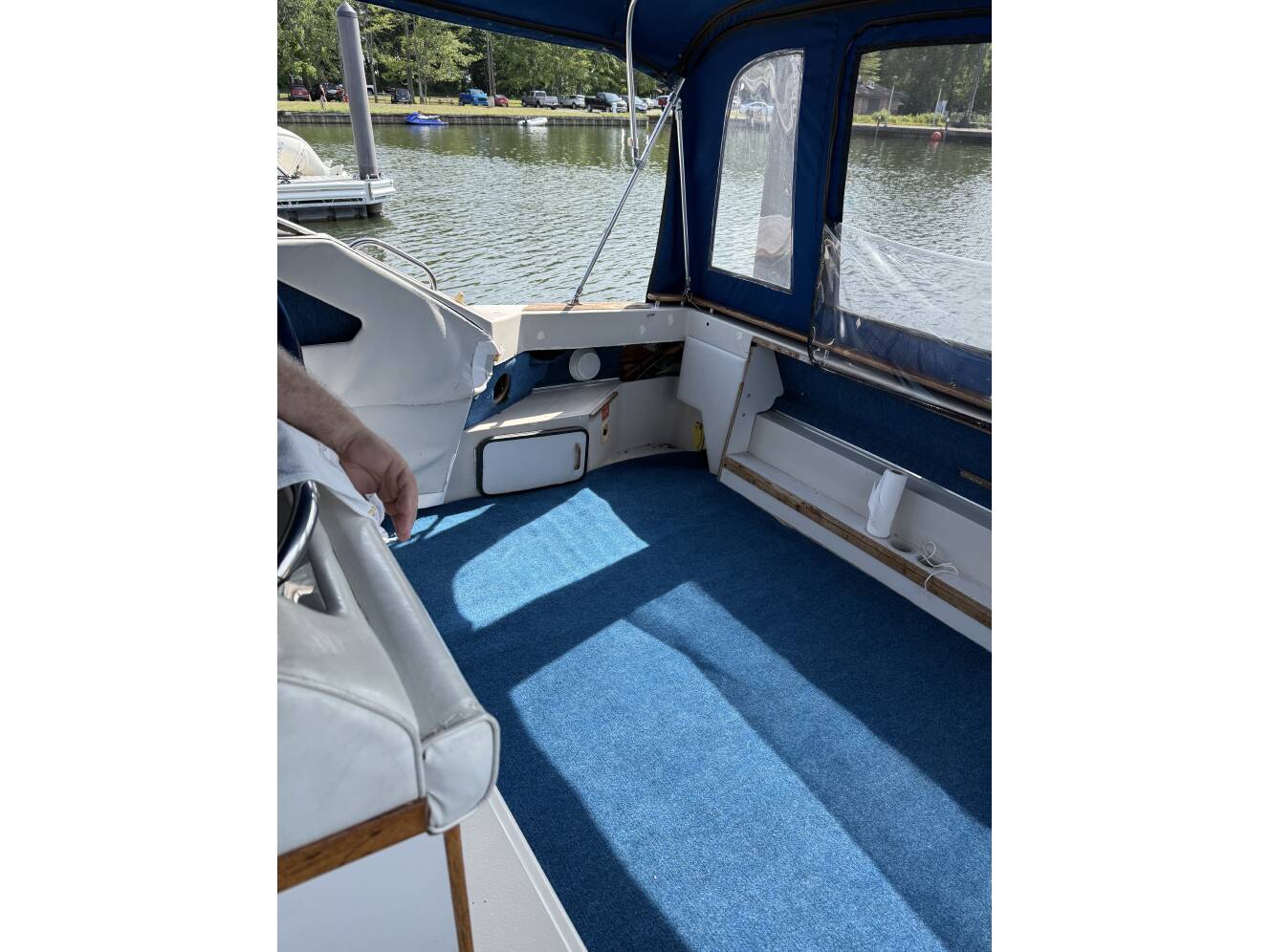 A photo of this 1987 Sea Ray 300 Sundancer