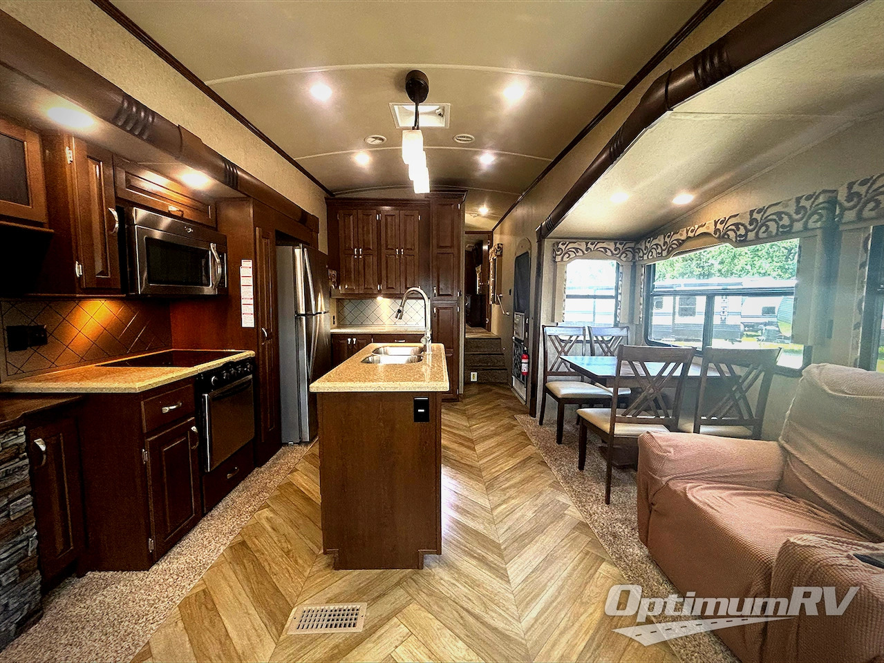 2017 Forest River cedar creek silverback 35ik