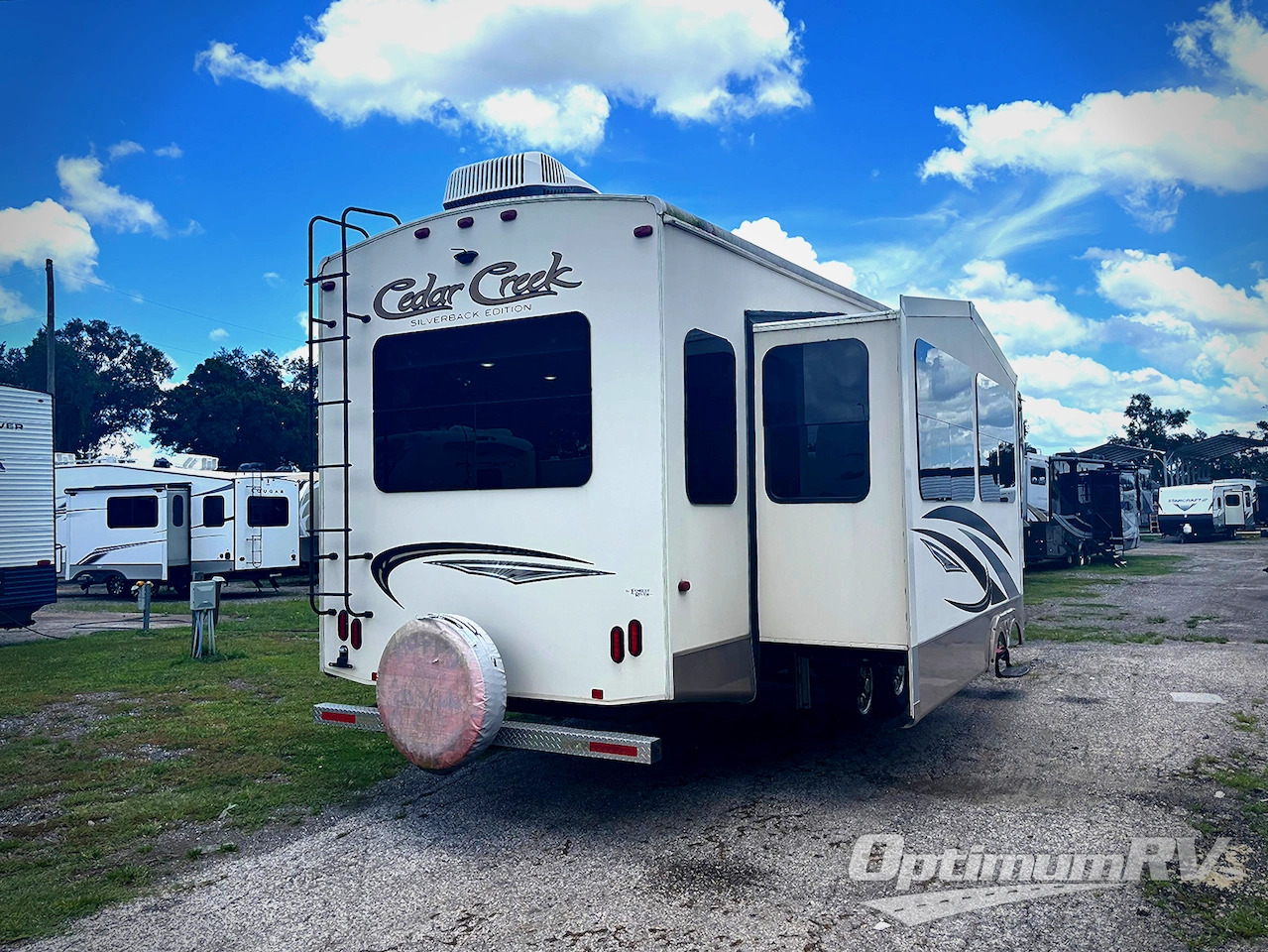 2017 Forest River cedar creek silverback 35ik