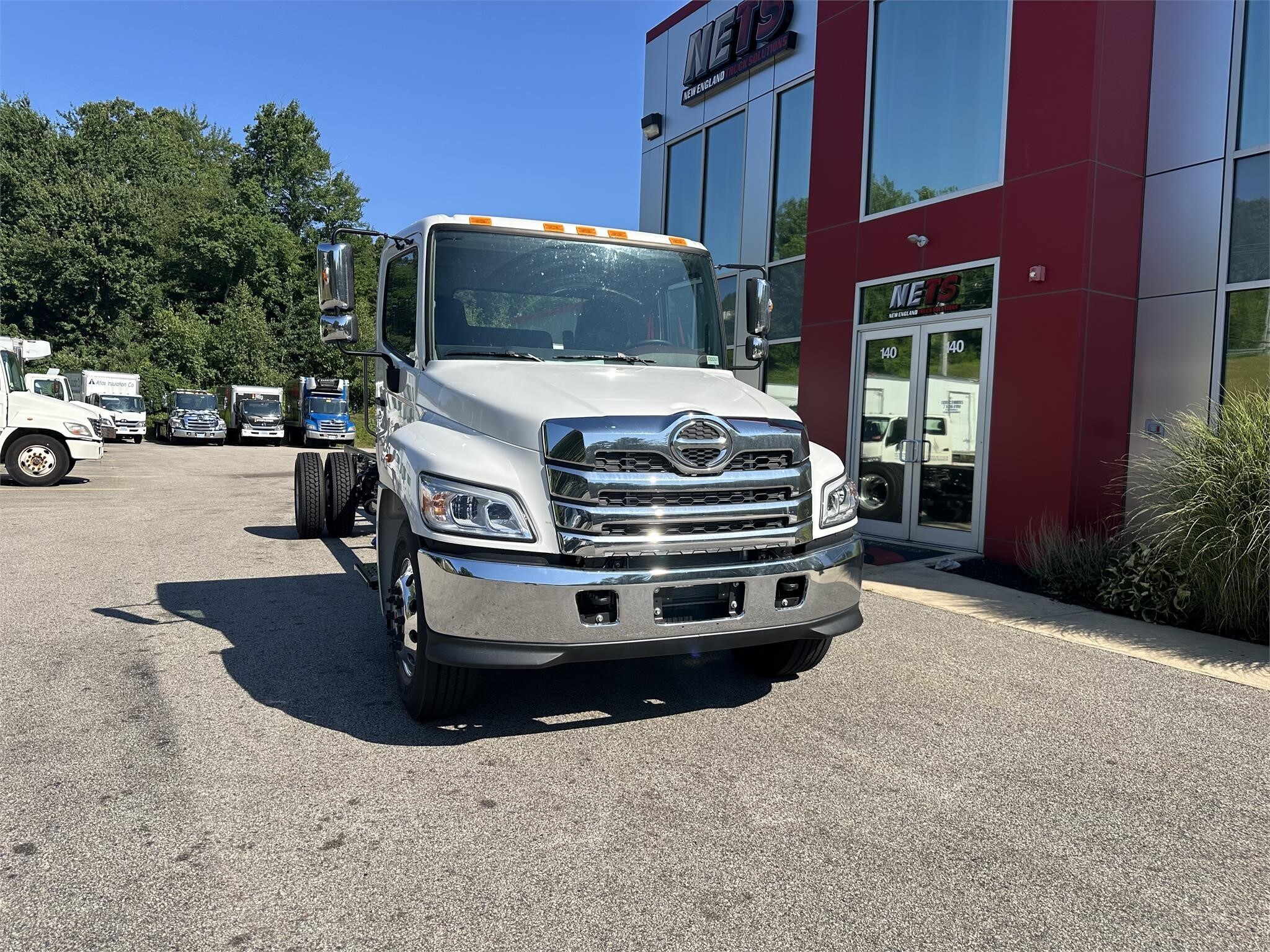 2025 Hino Incomplete Vehicle Day Cab photo 2