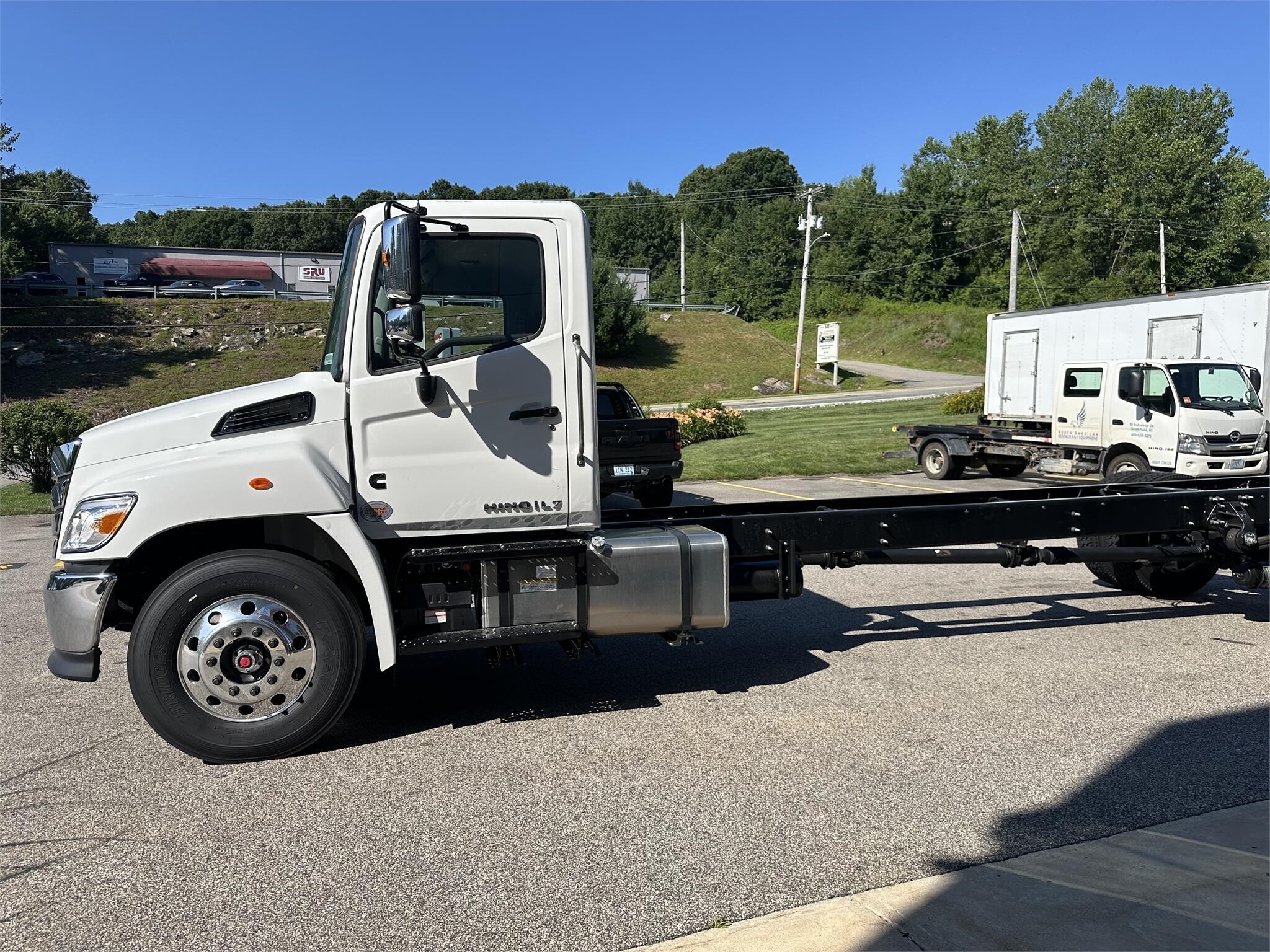 2025 Hino Incomplete Vehicle Day Cab photo 4