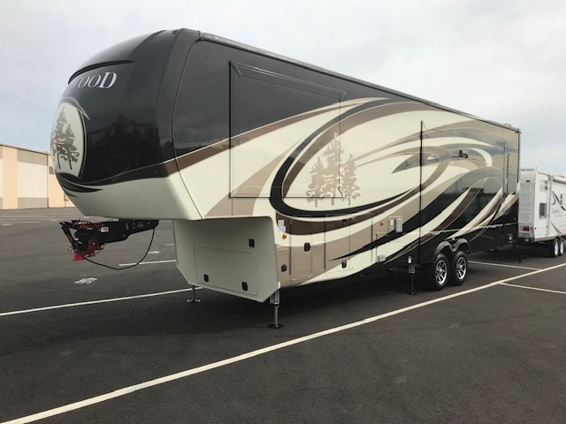 2018 Crossroads Redwood 3401RL RV