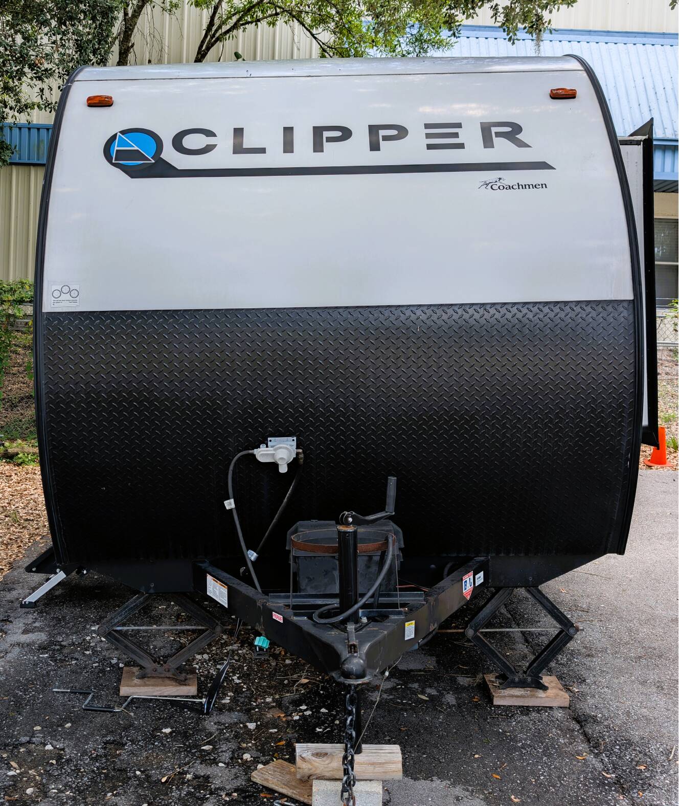 A photo of this 2021 Coachmen CLIPPER ULTRA-LITE 17BHS