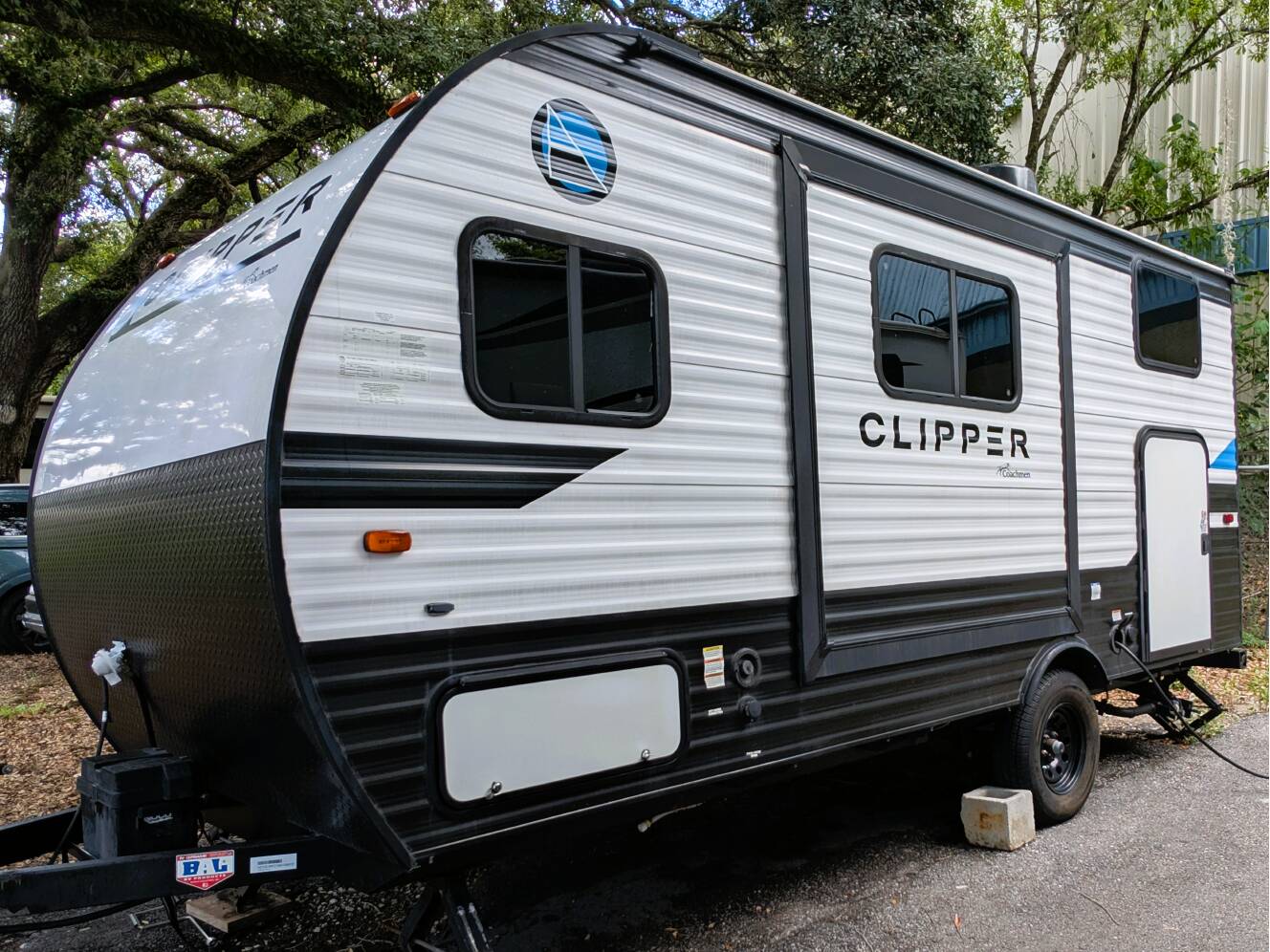 A photo of this 2021 Coachmen CLIPPER ULTRA-LITE 17BHS