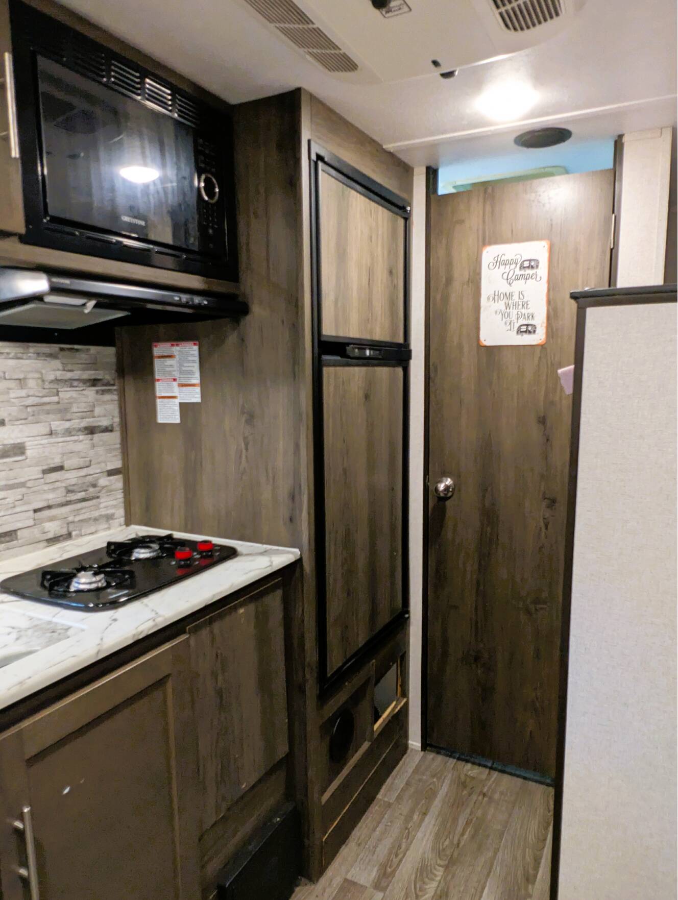 A photo of this 2021 Coachmen CLIPPER ULTRA-LITE 17BHS