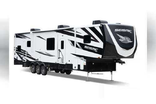2027 Jayco Seismic 413 in souderton PA