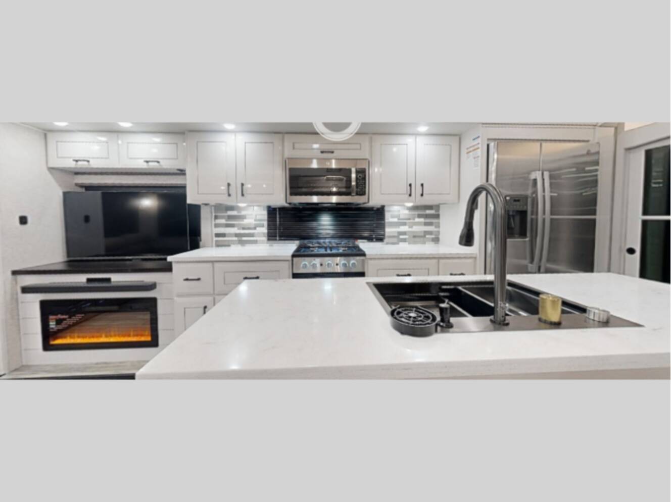 A photo of this 2027 Jayco Pinnacle 38KPTS