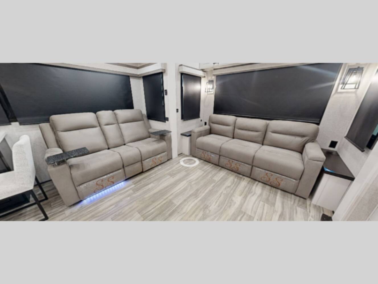A photo of this 2027 Jayco Pinnacle 38KPTS