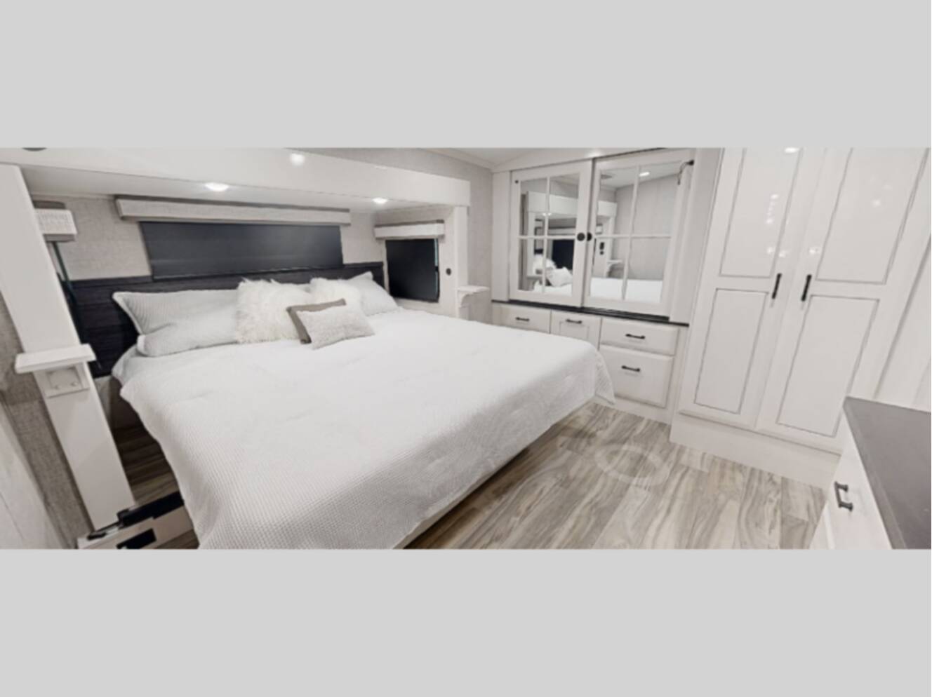 A photo of this 2027 Jayco Pinnacle 38KPTS