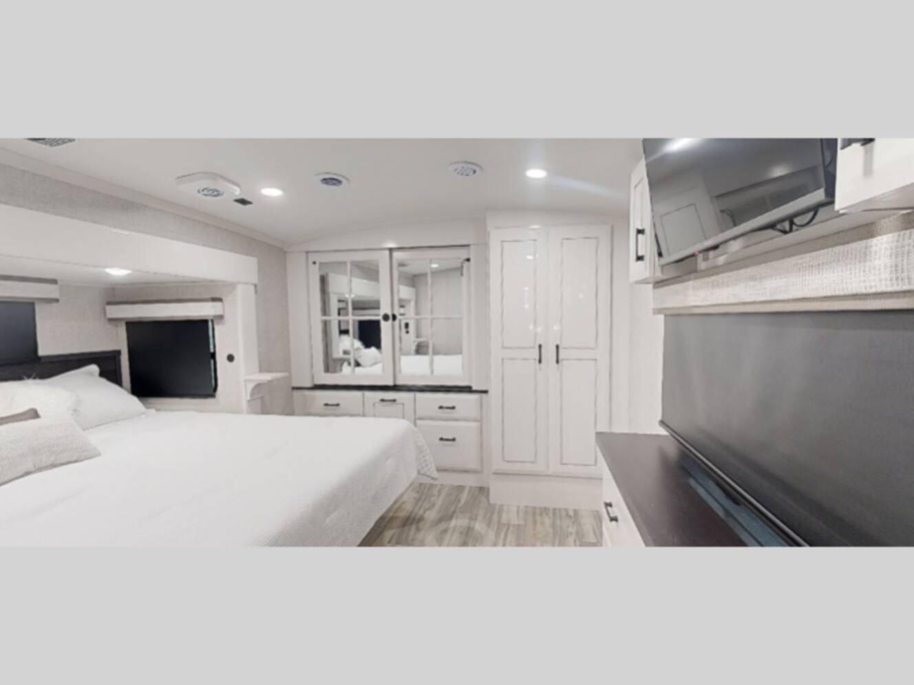 A photo of this 2027 Jayco Pinnacle 38KPTS