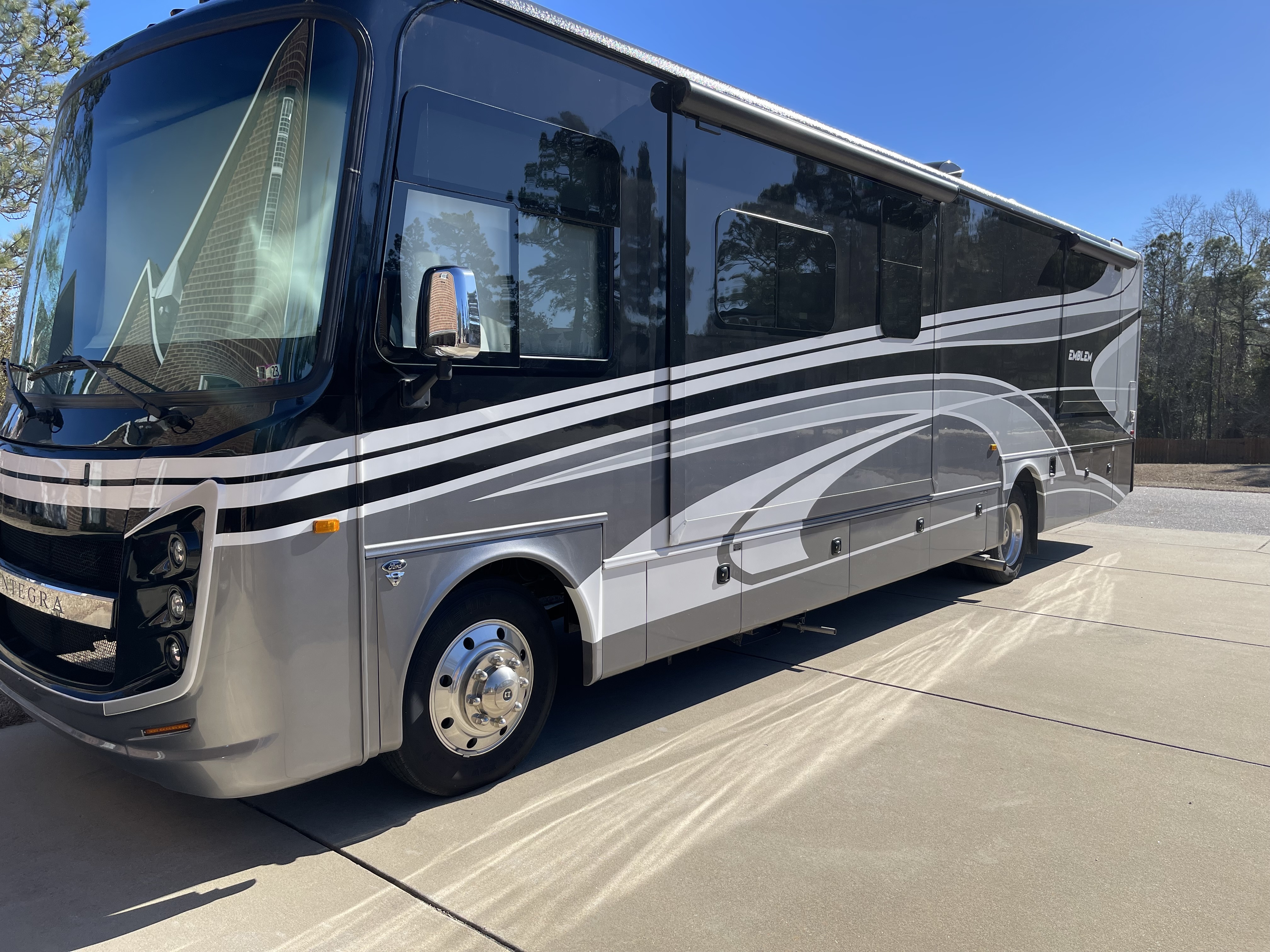 2023 Entegra Coach EMBLEM 36H RV