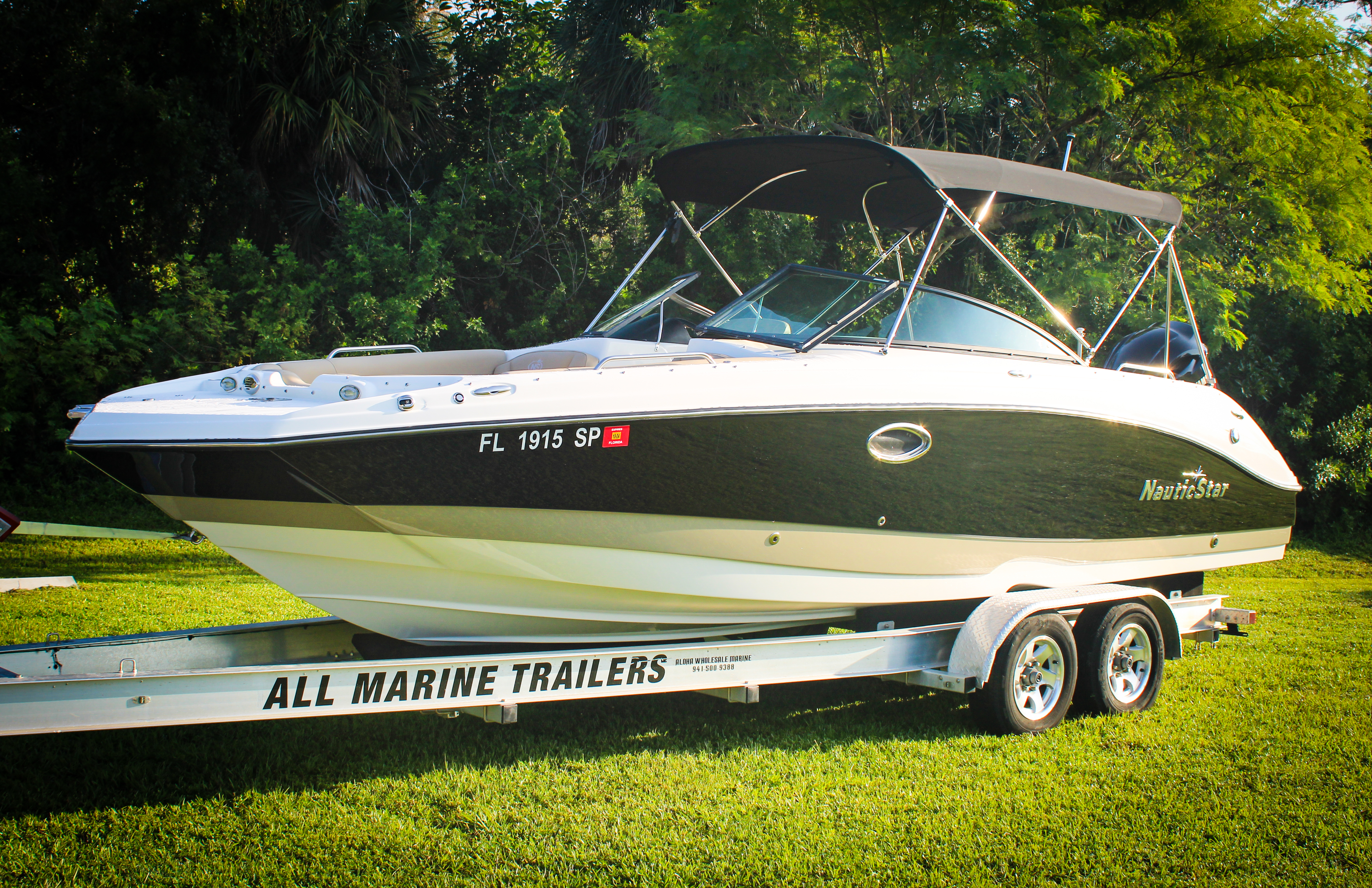 2020 Nautic Star 243 DC Deck Boat boat