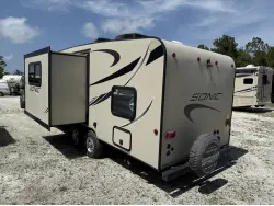 2016 VENTURE RV SONIC 220VBH