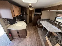 2016 VENTURE RV SONIC 220VBH