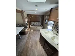 2016 VENTURE RV SONIC 220VBH